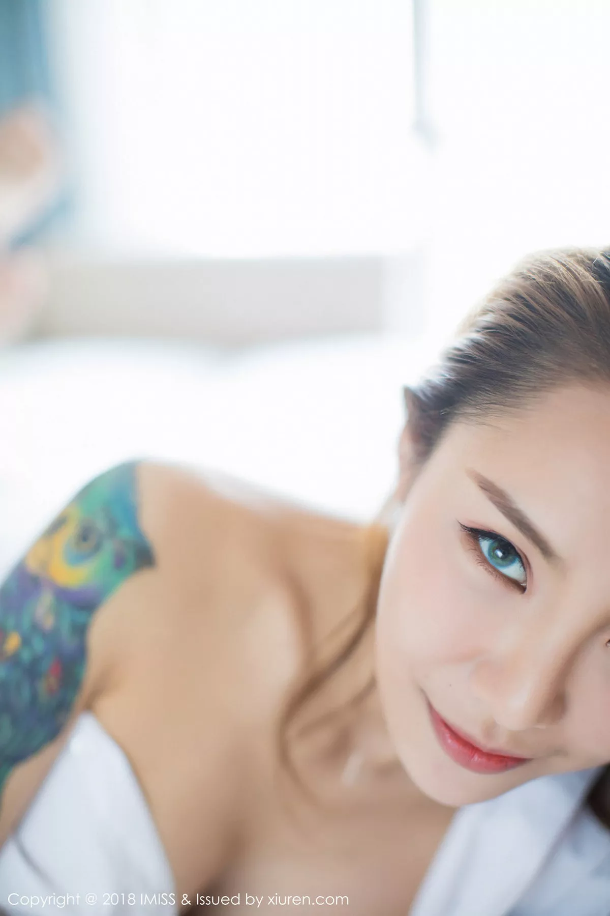秀人集.com_[IMISS爱蜜社]Vol.257_嫩模Vissa红色低胸连身裙+私房真空白衬衣露美乳诱惑写真62P