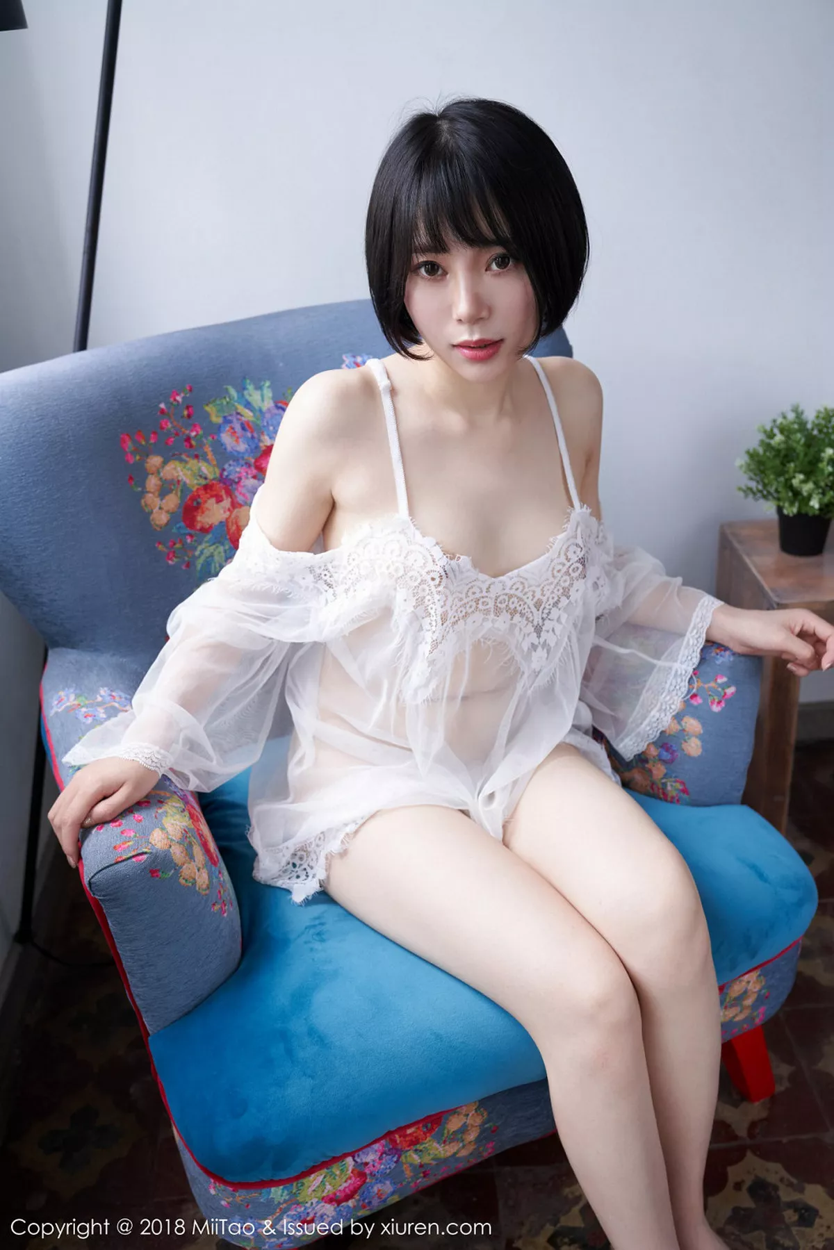 秀人集.com_[MiiTao蜜桃社]Vol.106_嫩模木楠Nan私房白色蕾丝睡衣真空露美乳撩人诱惑写真40P