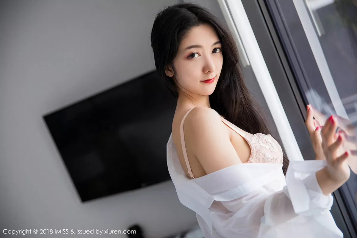 秀人集.com_[IMISS爱蜜社]Vol.259_女神小热巴吉普岛旅拍透视白衬衣半脱秀粉色内衣诱惑写真56P