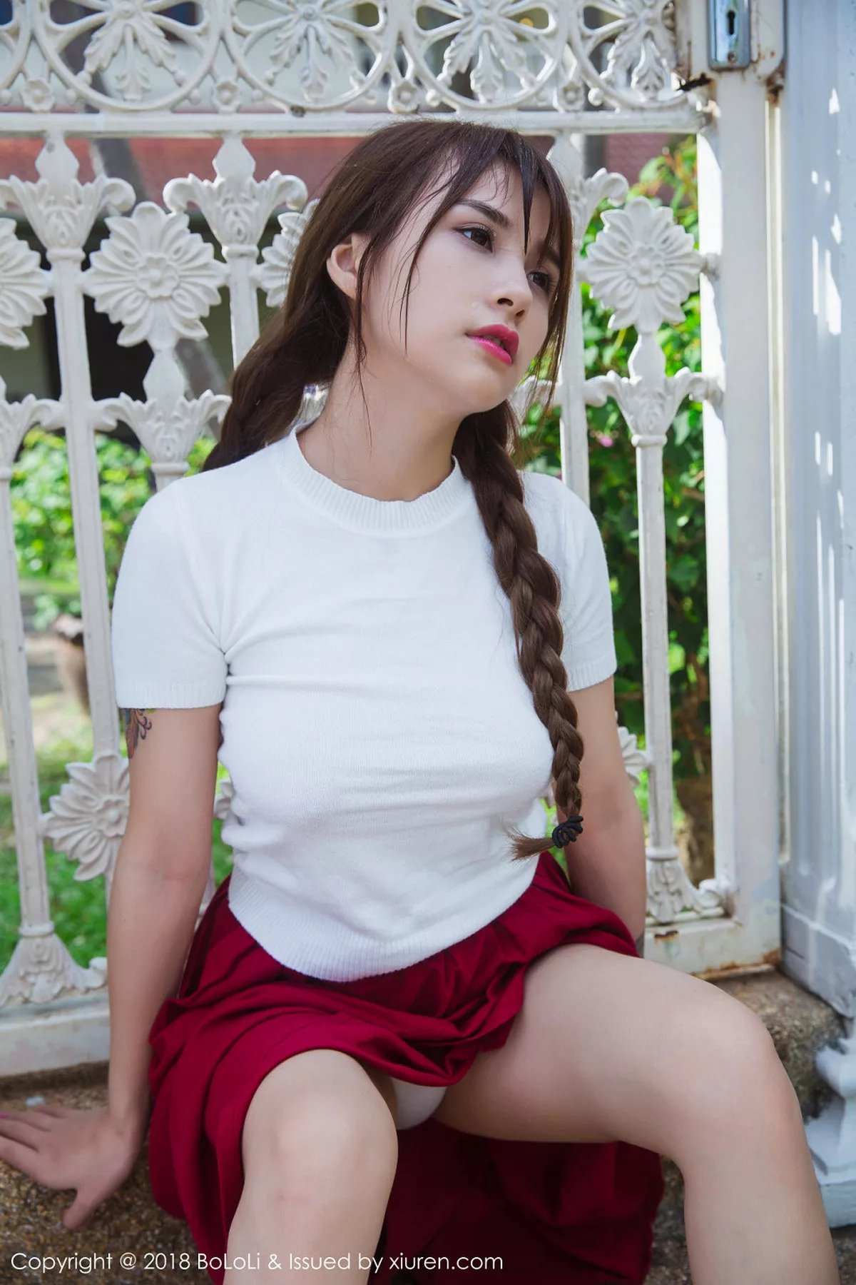 秀人集.com_[BoLoli波萝社]Vol.121_女神夏美酱小草莓内衣秀完美身材泳池边湿身诱惑写真41P