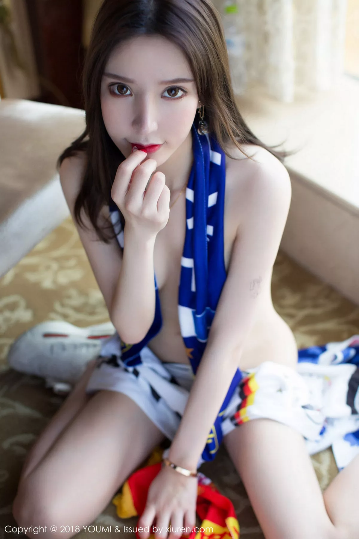 秀人集.com_[YouMi尤蜜荟]Vol.182_女神周于希私房全裸上身彩带遮点秀完美曲线火辣诱惑写真49P