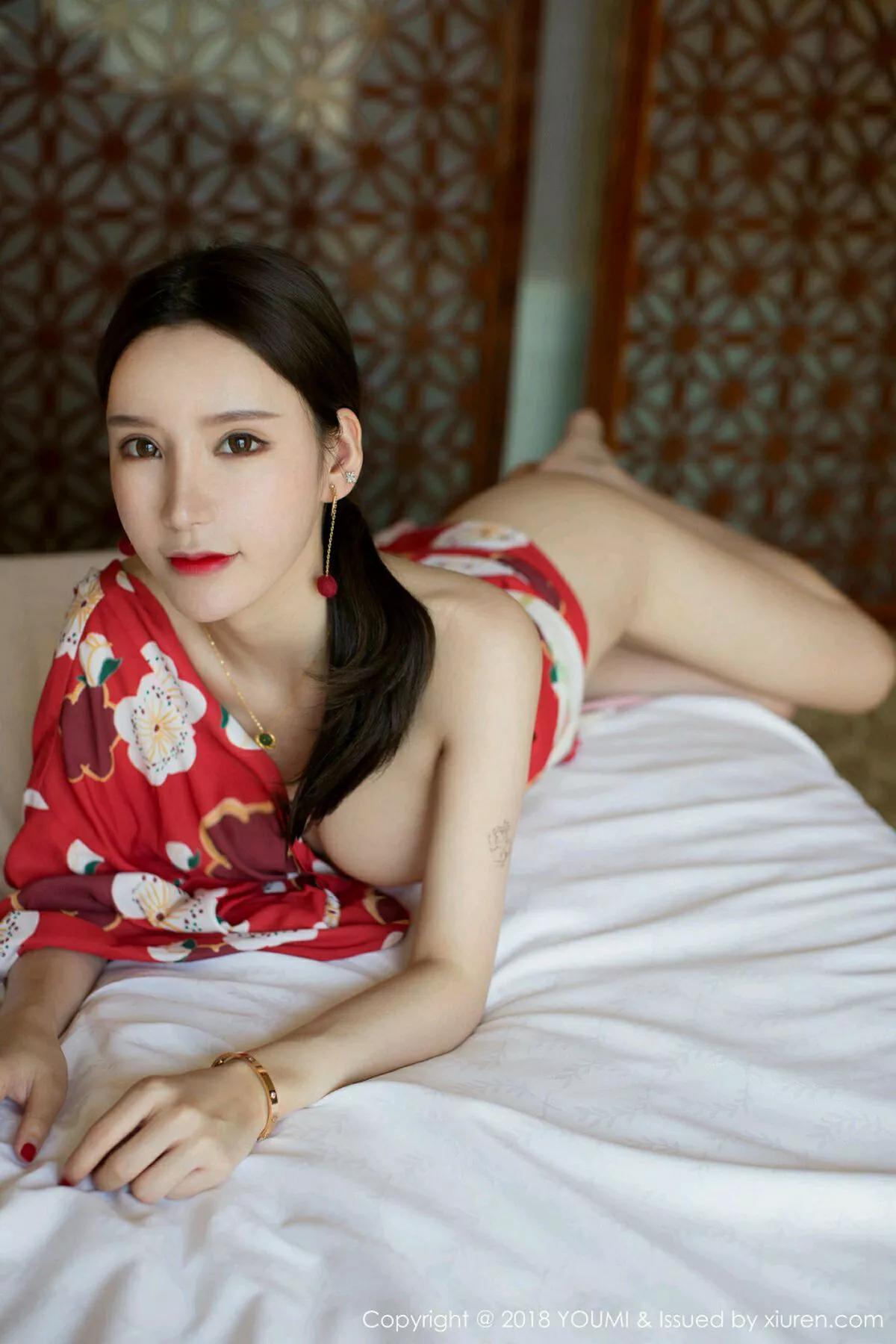 秀人集.com_[YouMi尤蜜荟]Vol.190_女神周于希私房鲜红色和服真空秀浑圆美乳撩人诱惑写真49P