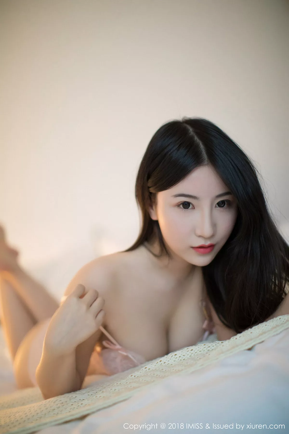 秀人集.com_[IMISS爱蜜社]Vol.265_女神绯月樱-Cherry粉色吊带蕾丝内衣撩人姿势惹火诱惑写真52P