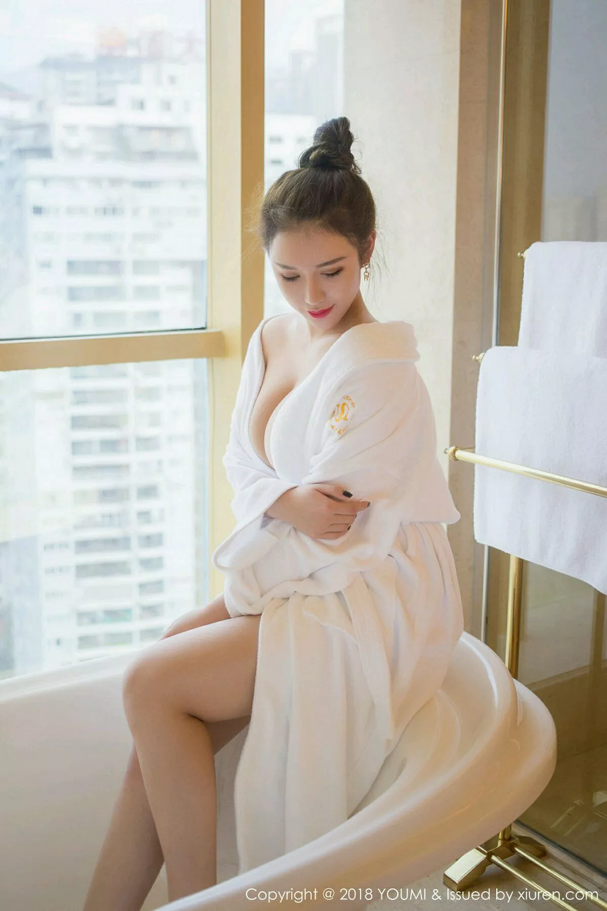 秀人集.com_[YouMi尤蜜荟]Vol.194_女神Egg_尤妮丝浴室里白色浴巾裹身秀豪乳翘臀惹火诱惑写真44P