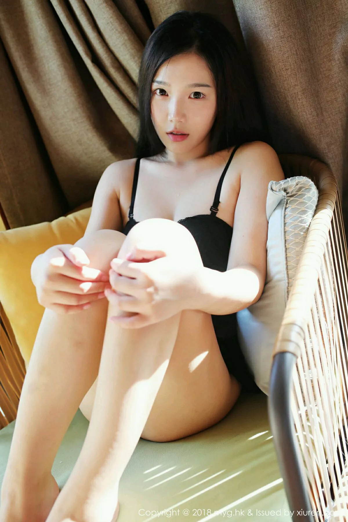 秀人集.com_[MyGirl美媛馆]Vol.307_女神徐微微mia黑色吊带情趣内衣半脱露傲人豪乳极致诱惑写真80P