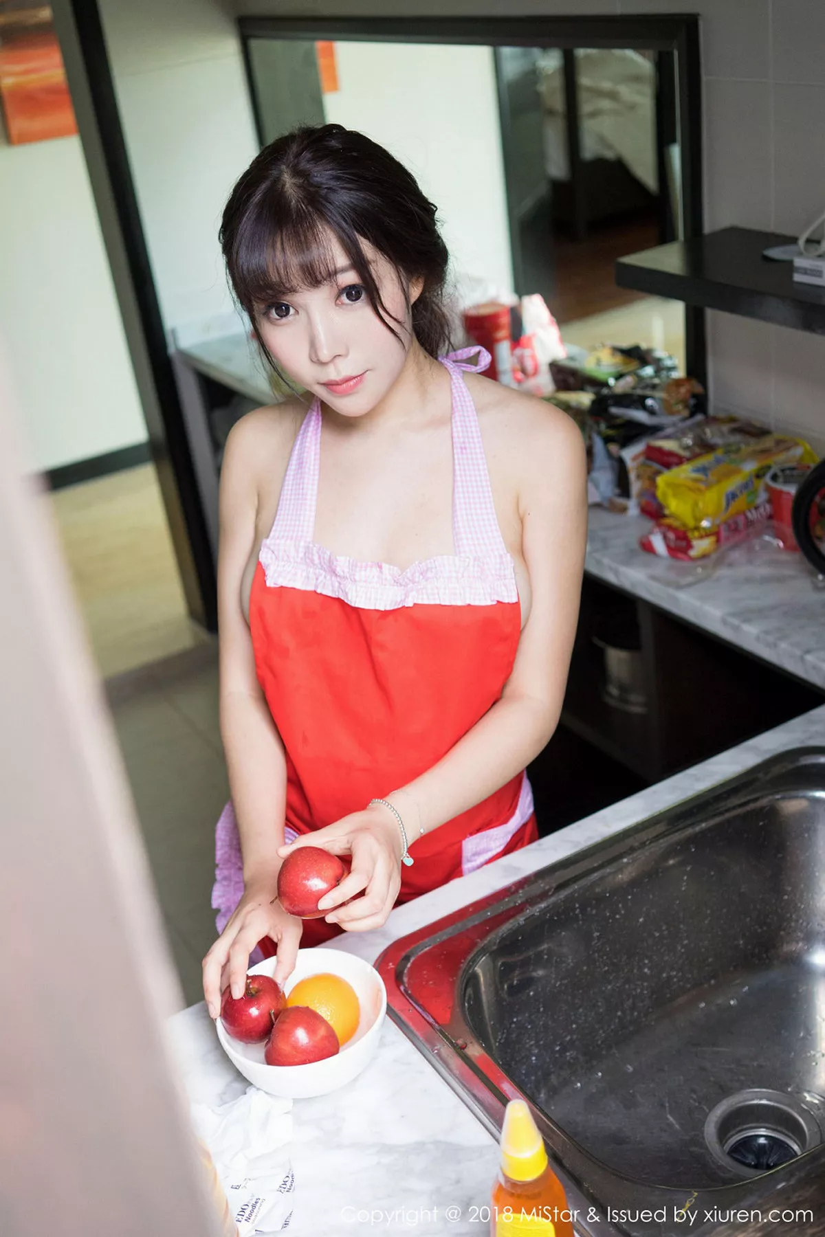 秀人集.com_[MiStar魅妍社]Vol.236_女神芝芝Booty沙巴旅拍私房女仆装露豪乳翘臀极致诱惑写真40P