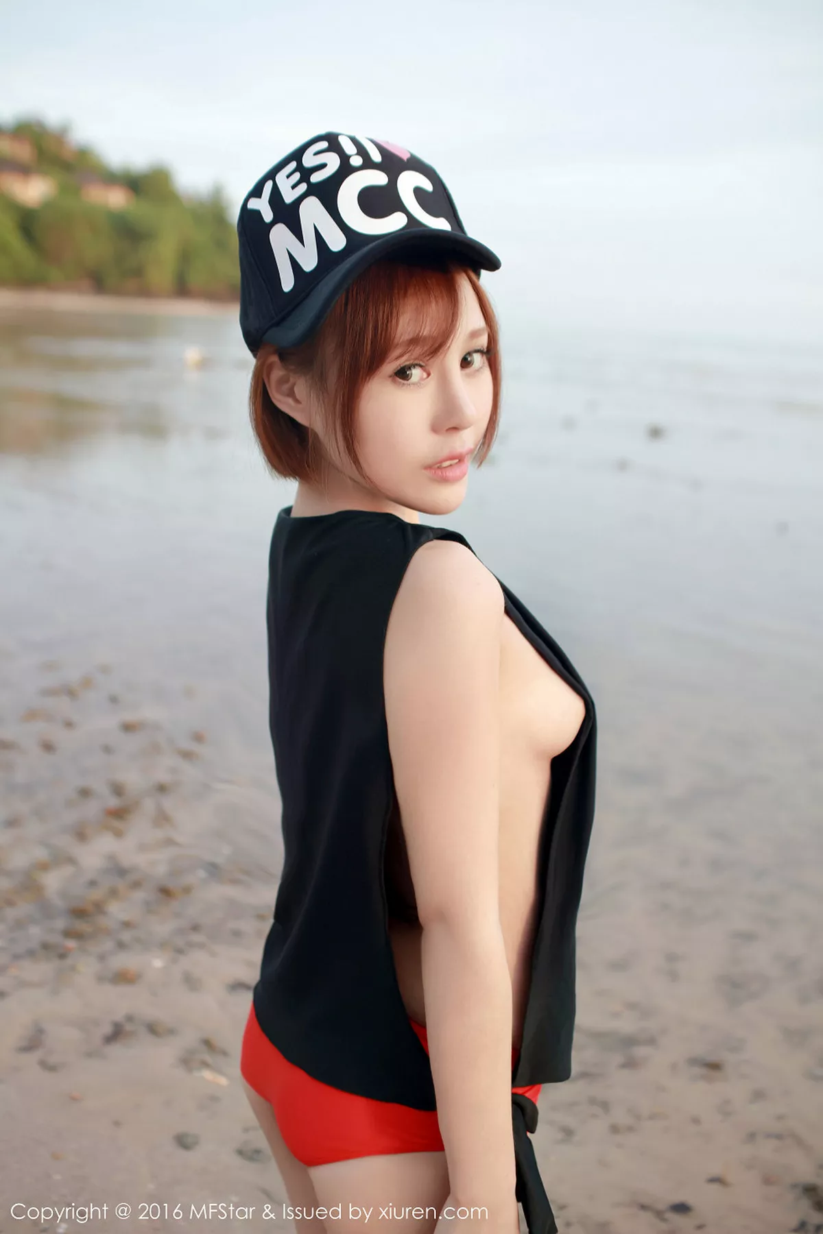 秀人集.com_[MFStar模范学院]Vol.067_嫩模Evelyn艾莉心愿旅拍性感内衣蕾丝网袜诱惑写真50P
