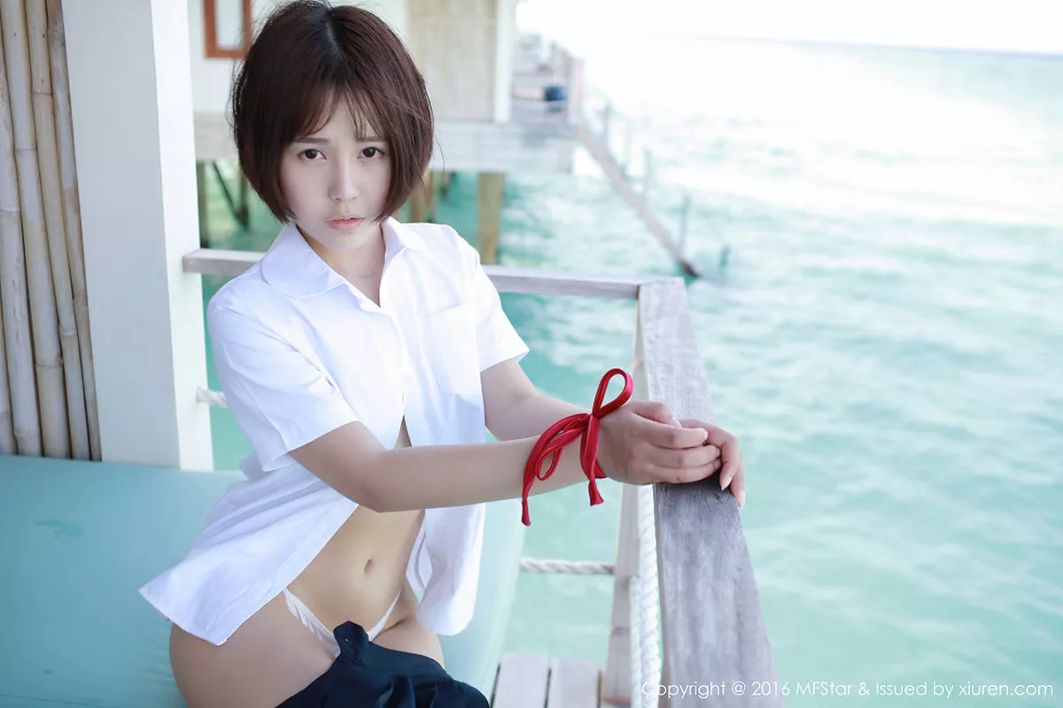 秀人集.com_[MFStar模范学院]Vol.057_Evelyn艾莉马尔代夫旅拍性感比基尼白嫩肌肤写真53P
