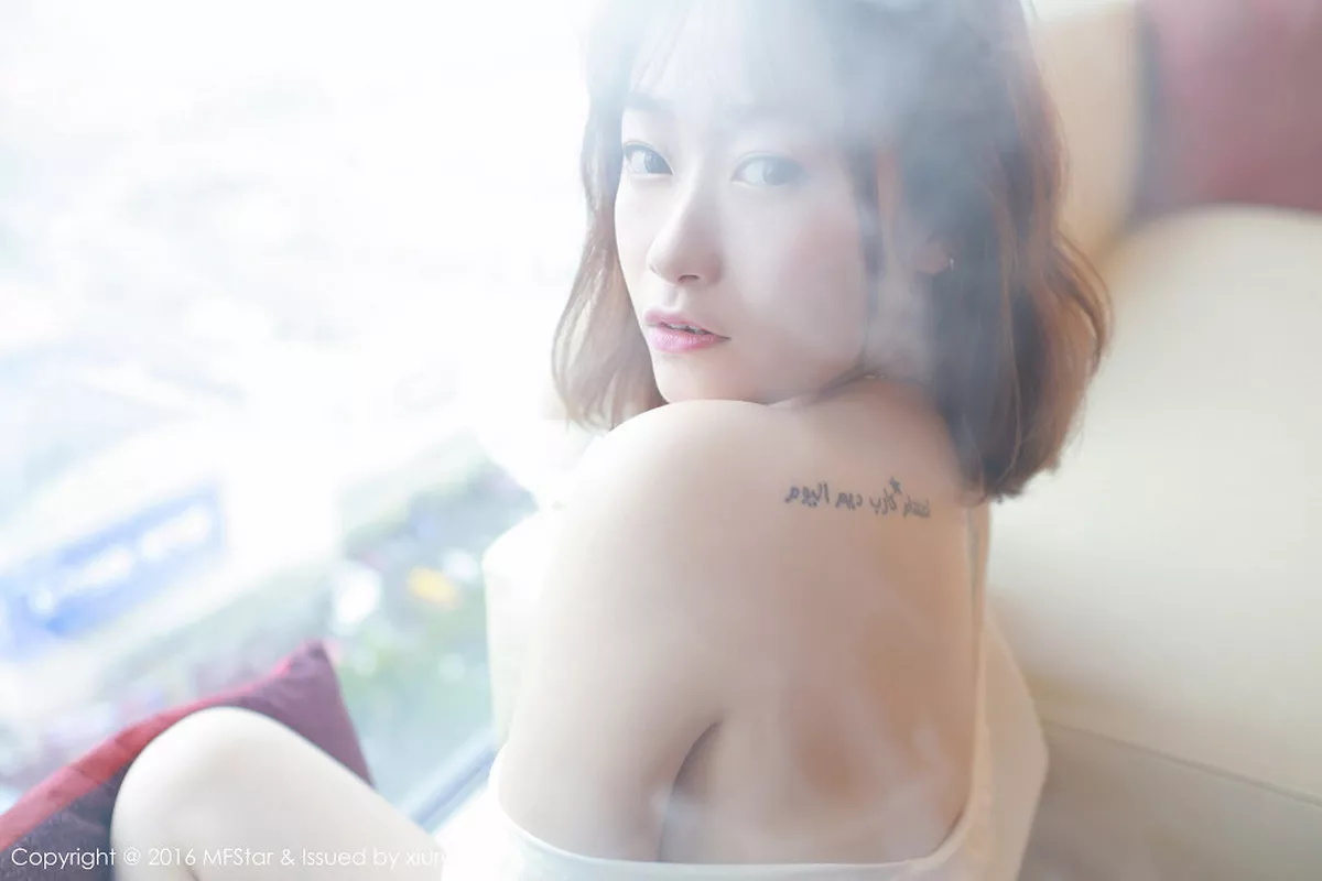 秀人集.com_[MFStar模范学院]Vol.066_嫩模陈思雨Mango居家私房内衣诱人美乳性感翘臀写真50P