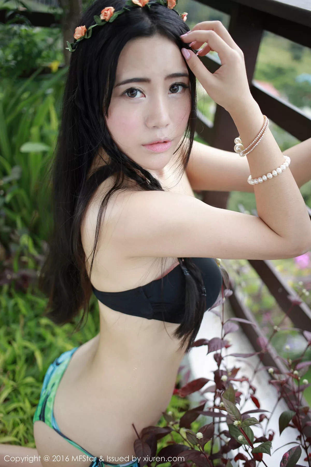 秀人集.com_[MFStar模范学院]Vol.042_嫩模兜豆靓Youlina苏梅岛旅拍黑色比基尼美乳诱惑50P