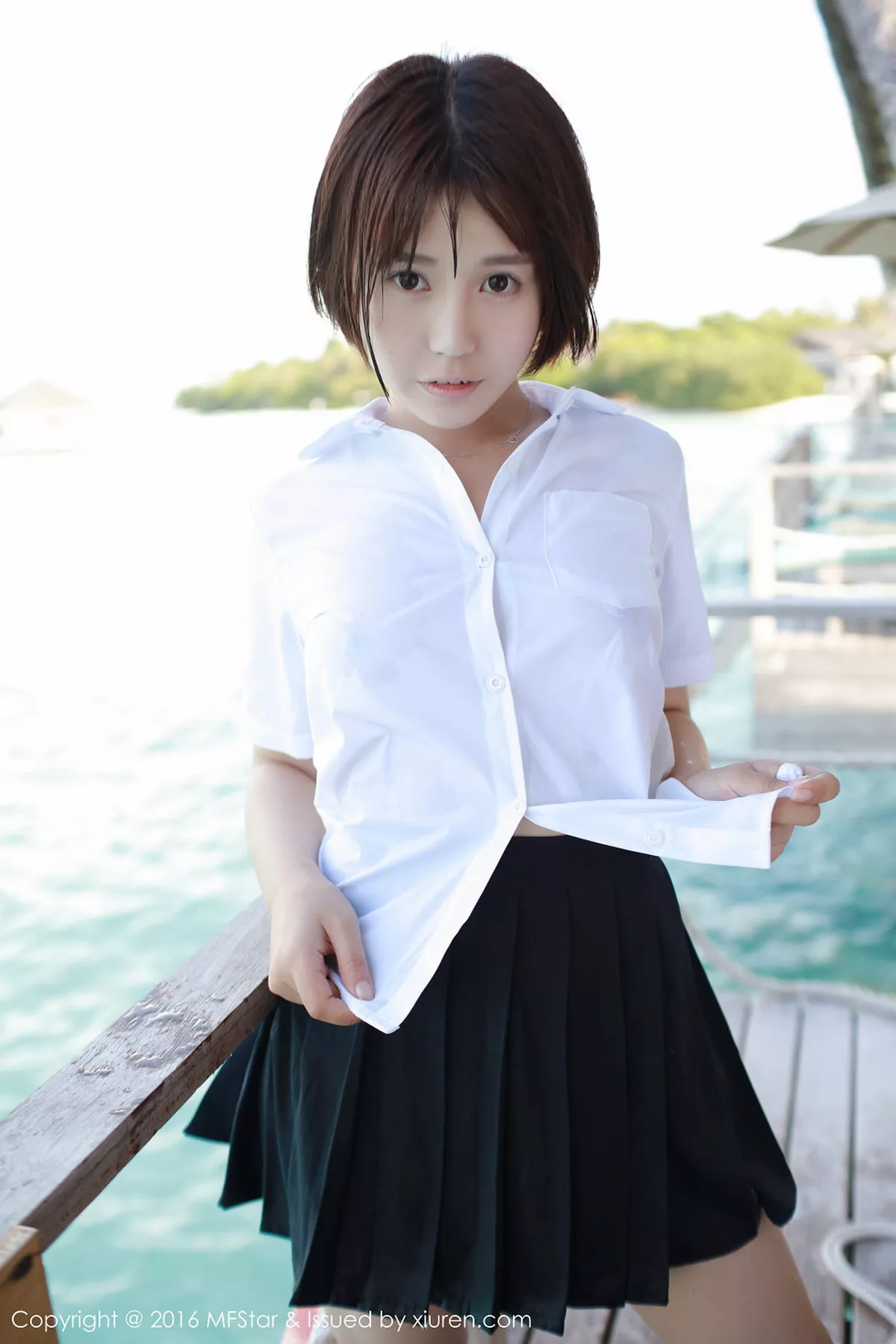 秀人集.com_[MFStar模范学院]Vol.057_Evelyn艾莉马尔代夫旅拍性感比基尼白嫩肌肤写真53P