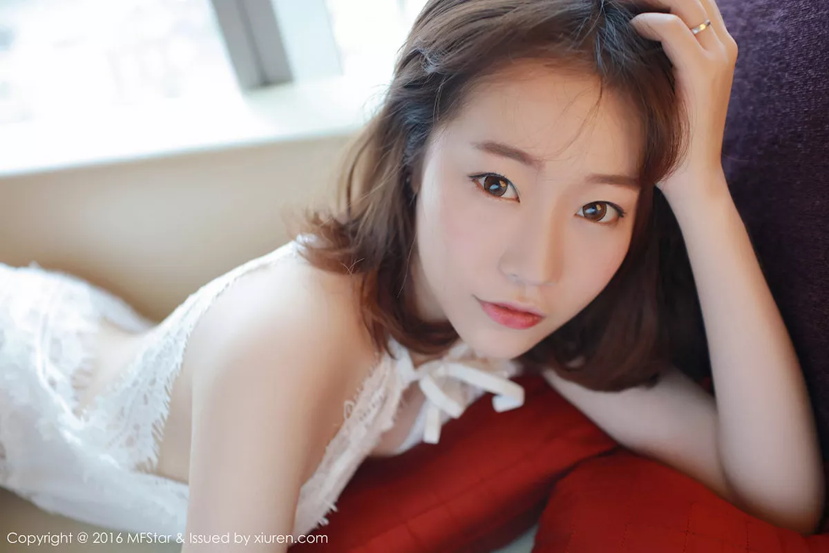 秀人集.com_[MFStar模范学院]Vol.066_嫩模陈思雨Mango居家私房内衣诱人美乳性感翘臀写真50P