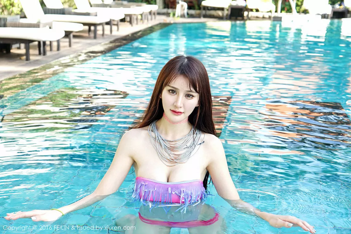 秀人集.com_[FeiLin嗲囡囡]Vol.050_嫩模Cheryl青树室外泳池性感比基尼系列写真46P