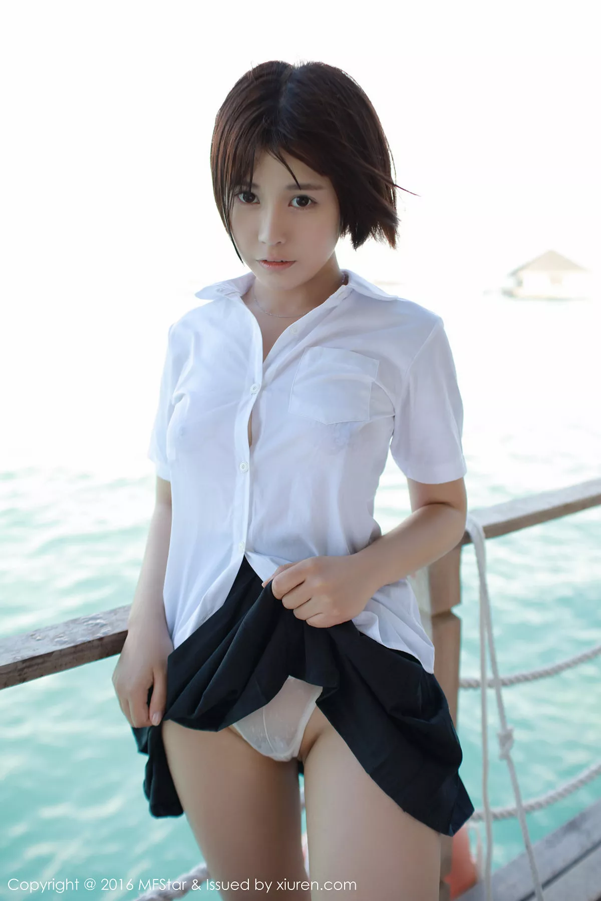 秀人集.com_[MFStar模范学院]Vol.057_Evelyn艾莉马尔代夫旅拍性感比基尼白嫩肌肤写真53P