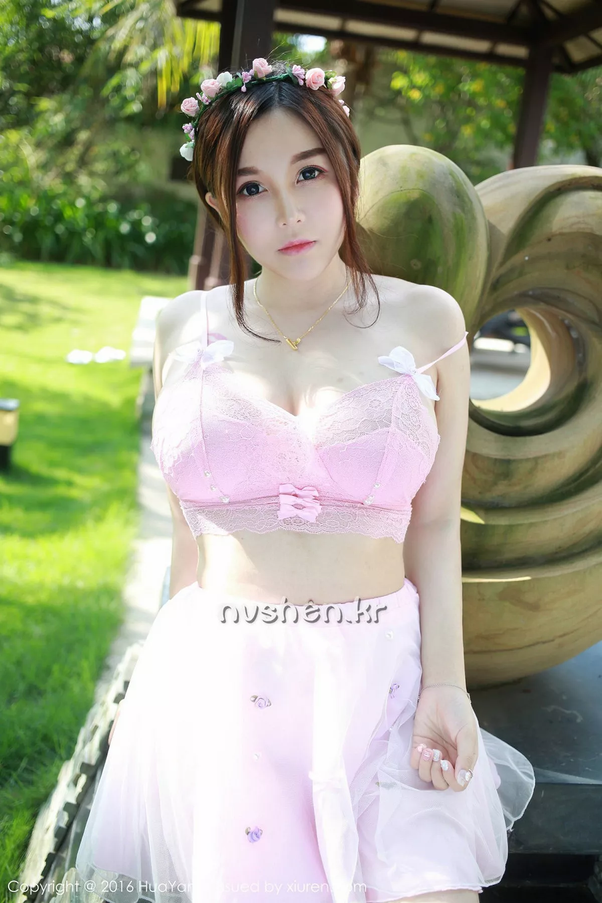 秀人集.com_[HuaYan花の颜]Vol.007_嫩模沈蜜桃off三亚旅拍巨乳花仙子粉红内衣秀豪乳写真55P