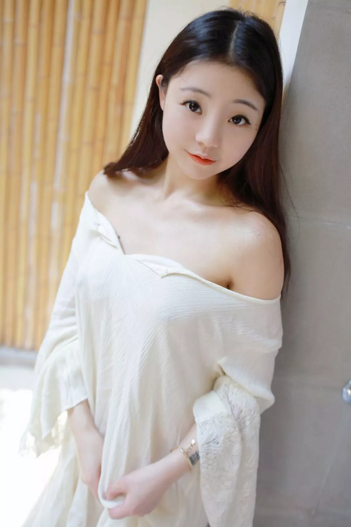 秀人集.com_[MFStar模范学院]Vol.072_嫩模佘贝拉bella马尔代夫旅拍浴室里湿身诱惑秀美乳53P