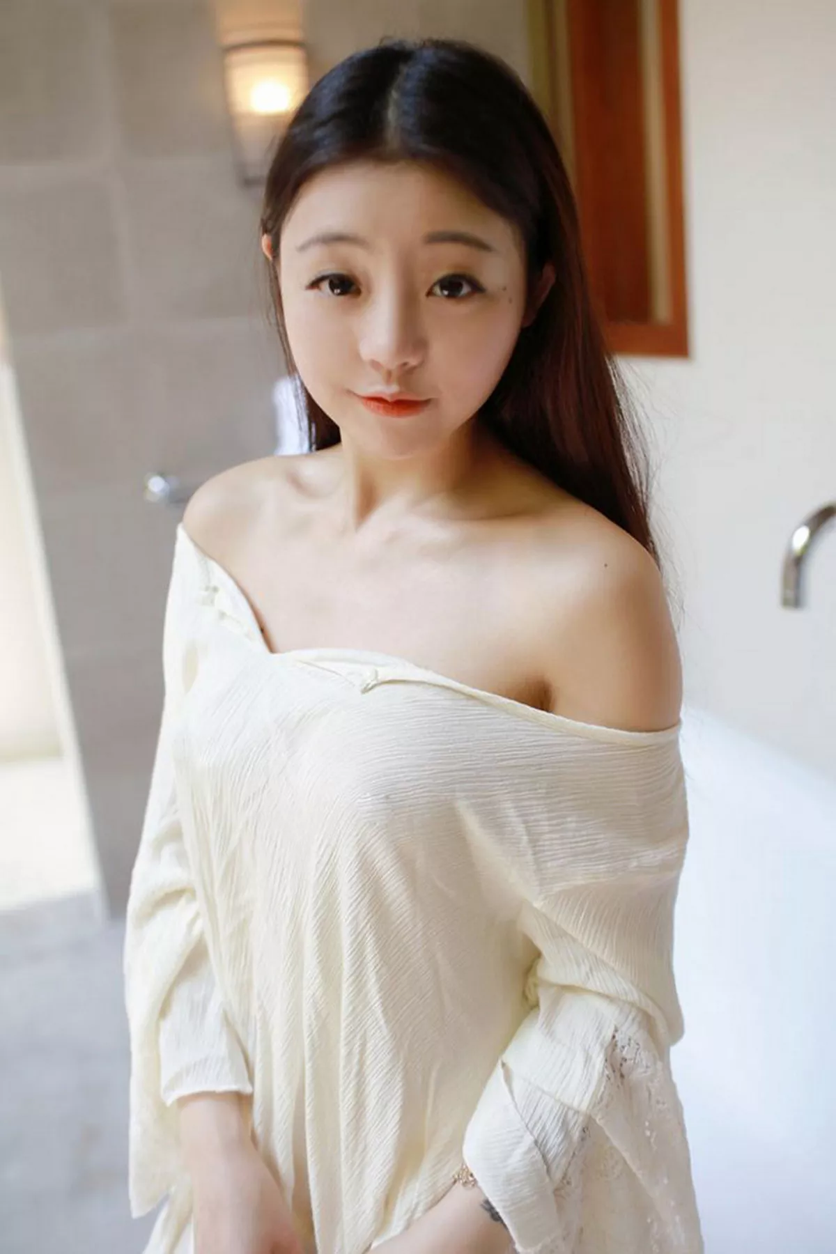 秀人集.com_[MFStar模范学院]Vol.072_嫩模佘贝拉bella马尔代夫旅拍浴室里湿身诱惑秀美乳53P