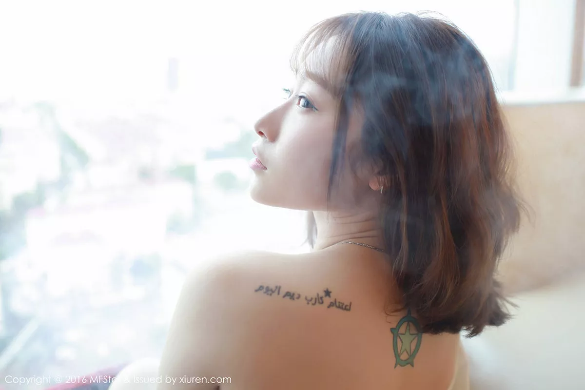 秀人集.com_[MFStar模范学院]Vol.066_嫩模陈思雨Mango居家私房内衣诱人美乳性感翘臀写真50P