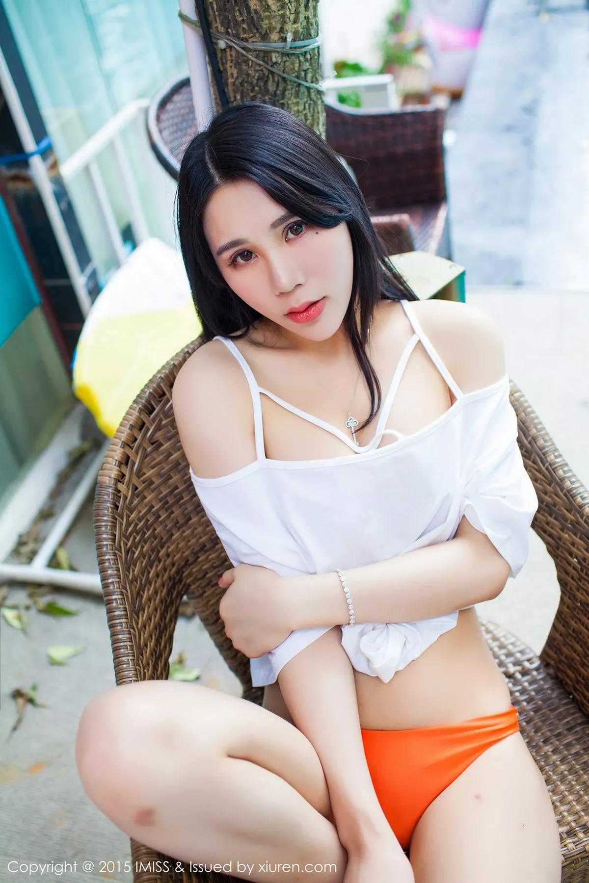秀人集.com_[IMISS爱蜜社]Vol.048_嫩模林恩芝黑色蕾丝内裤秀美臀性感内衣迷人美胸写真50P
