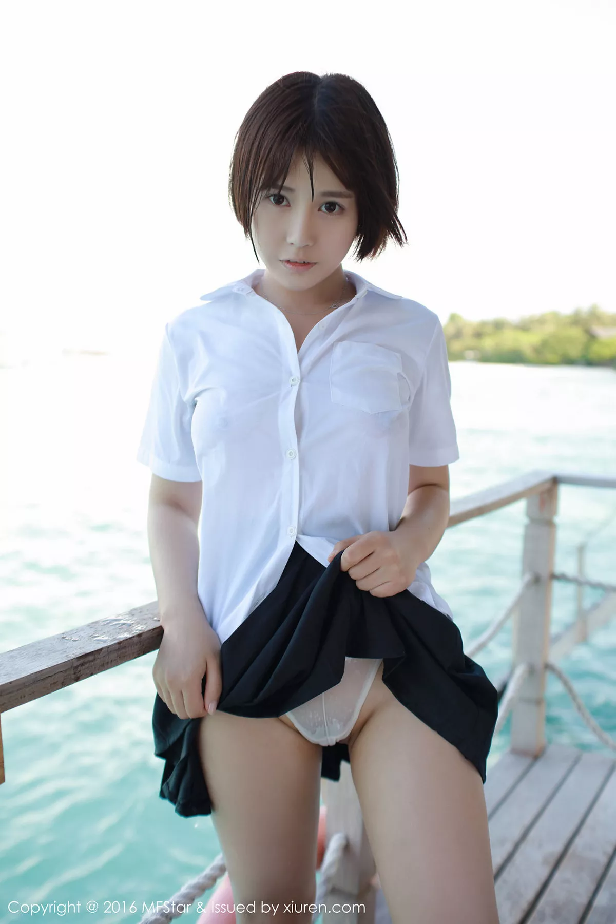 秀人集.com_[MFStar模范学院]Vol.057_Evelyn艾莉马尔代夫旅拍性感比基尼白嫩肌肤写真53P