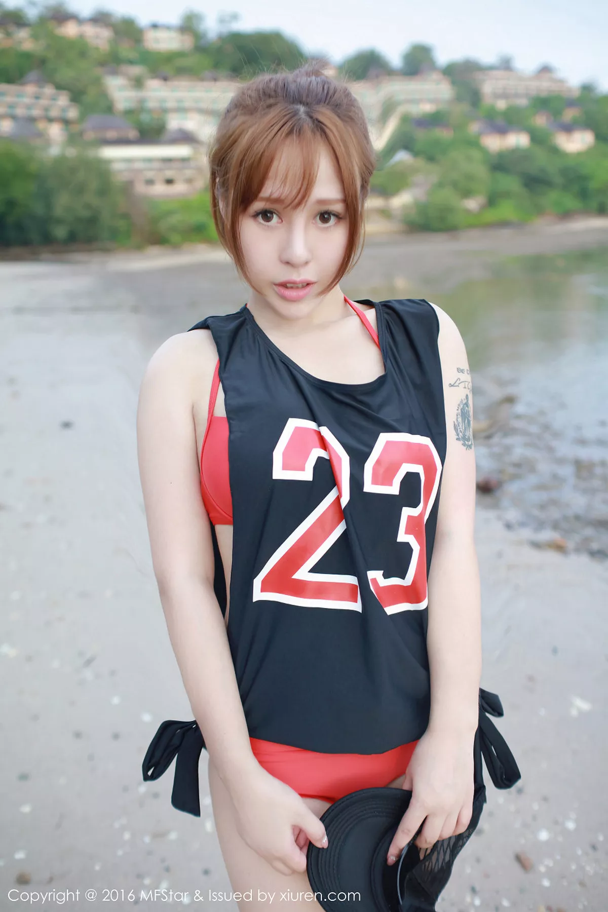 秀人集.com_[MFStar模范学院]Vol.067_嫩模Evelyn艾莉心愿旅拍性感内衣蕾丝网袜诱惑写真50P