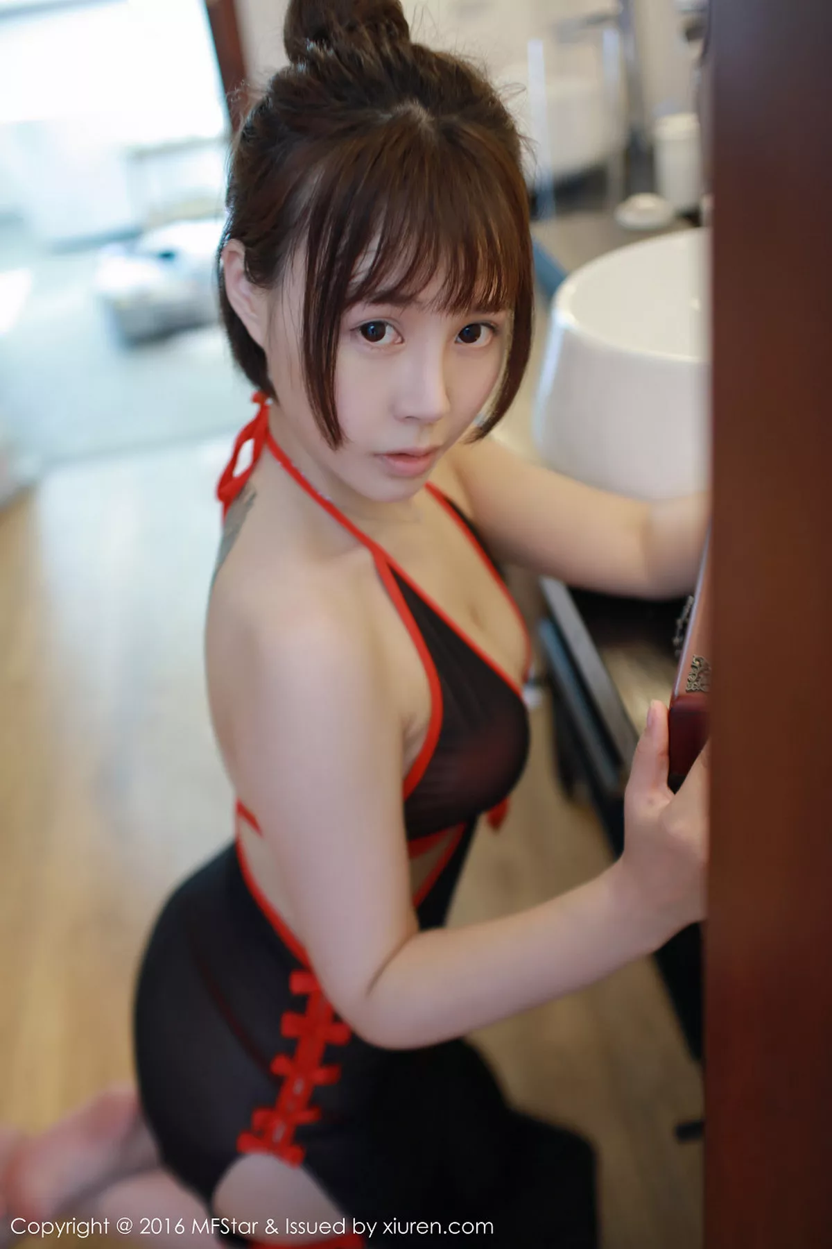 秀人集.com_[MFStar模范学院]Vol.057_Evelyn艾莉马尔代夫旅拍性感比基尼白嫩肌肤写真53P