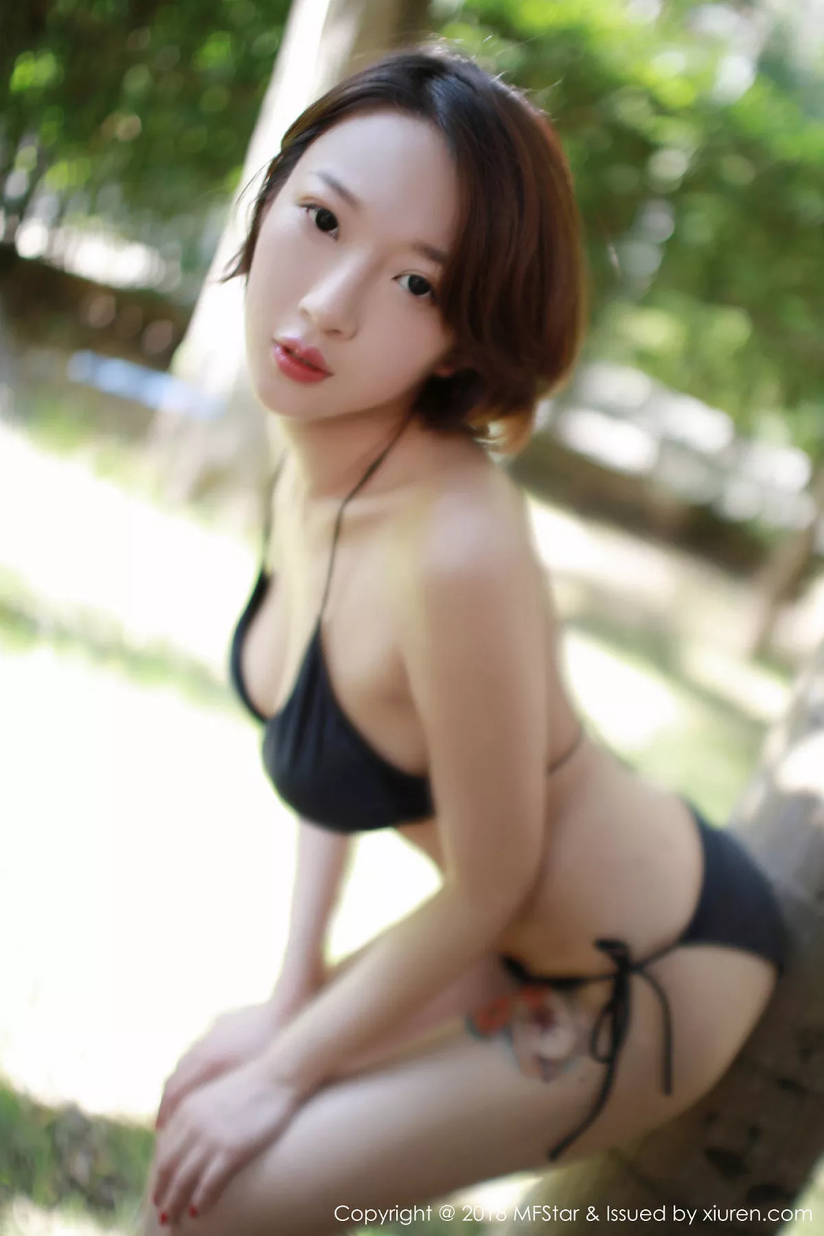 秀人集.com_[MFStar模范学院]Vol.142_女神栗子Riz泳池里粉红色开胸比基尼湿身诱惑写真41P