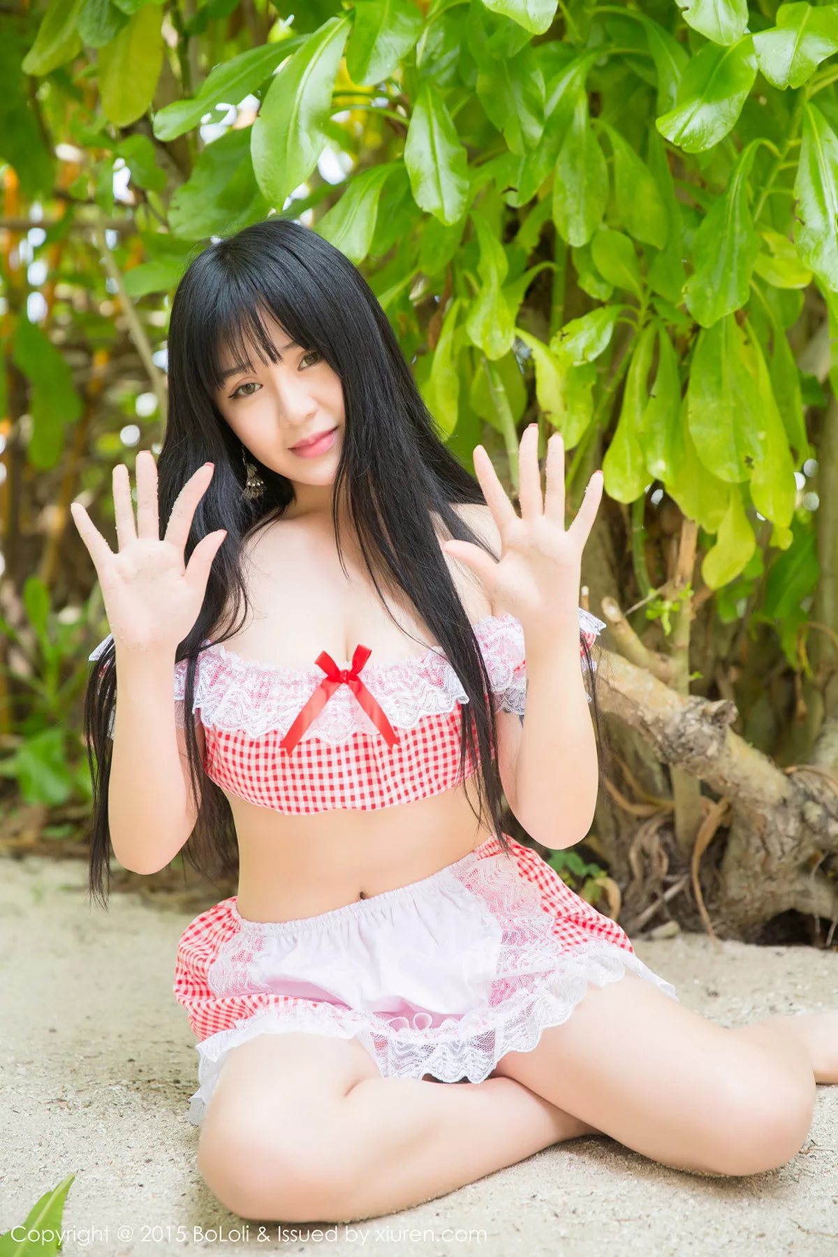秀人集.com_[BoLoli波萝社]Vol.047_八宝icey马尔代夫旅拍红色女仆装白嫩肌肤性感写真55P