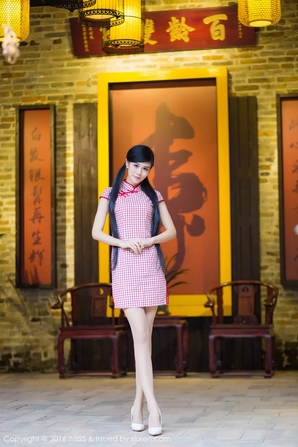 秀人集.com_[IMISS爱蜜社]Vol.070_嫩模王曼妮&谭小雅古典旗袍风完美身材性感迷人写真60P