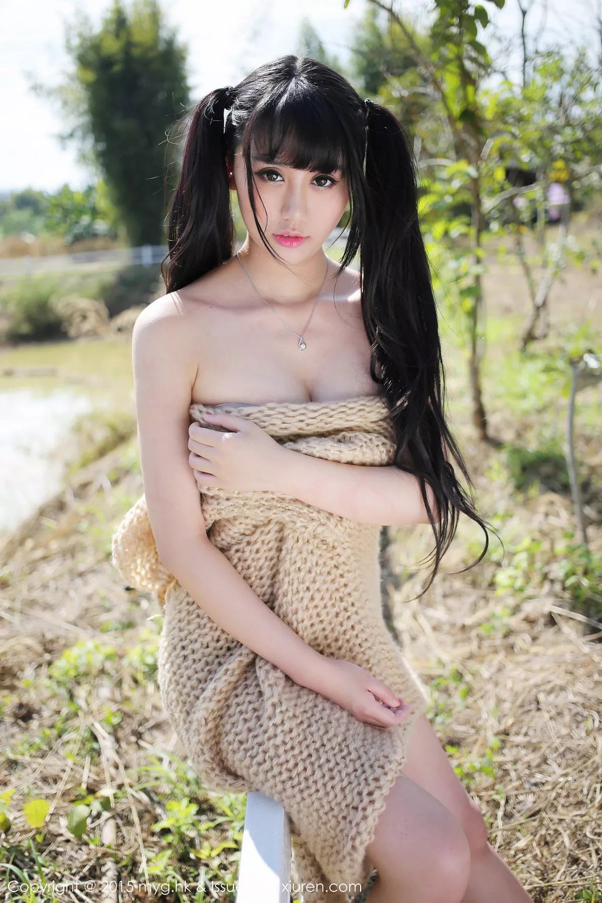 秀人集.com_[MyGirl美媛馆]Vol.093_嫩模杨晓青儿泰国旅拍宽大毛衣白嫩肌肤性感翘臀写真82P