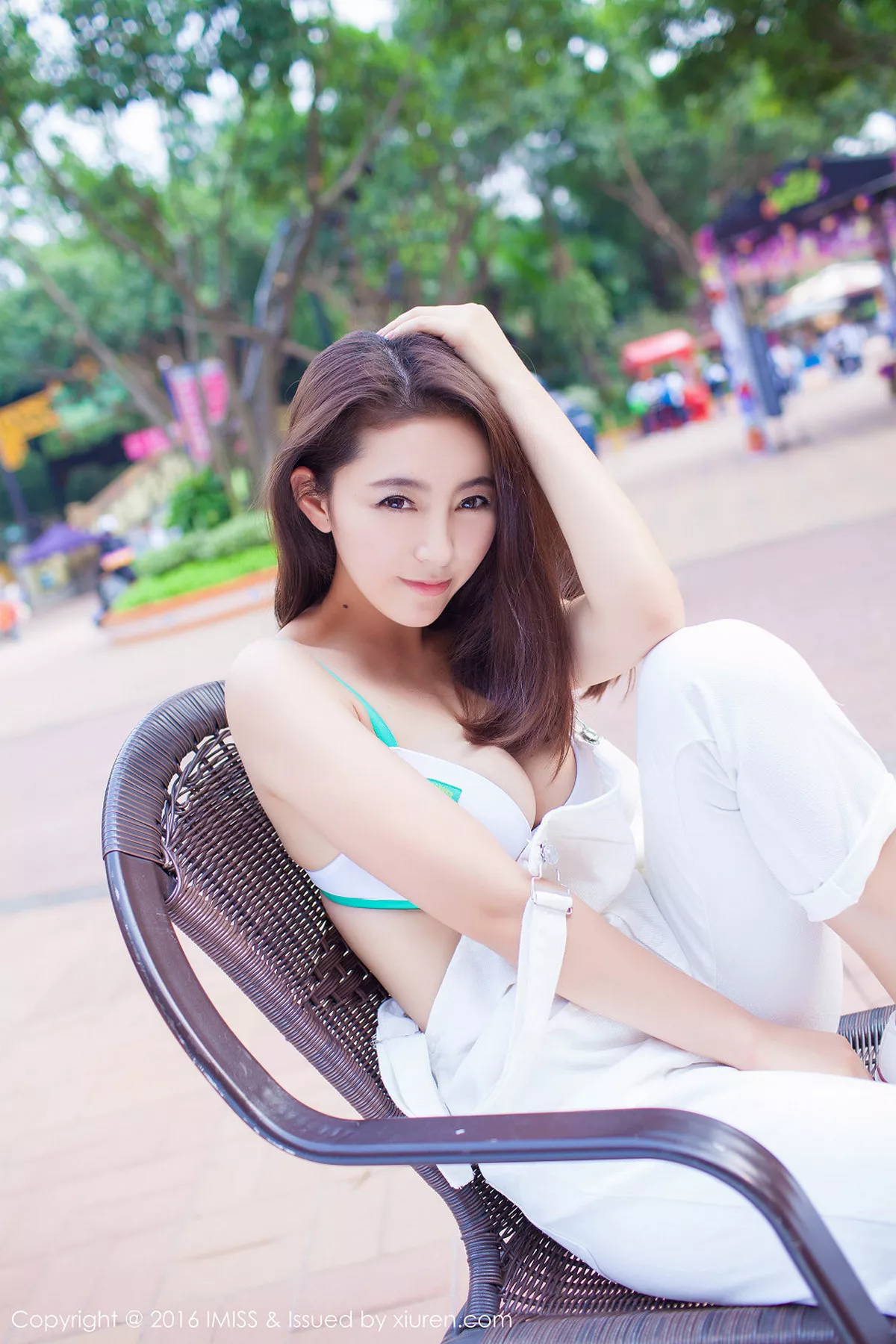 秀人集.com_[IMISS爱蜜社]Vol.066_嫩模夏茉GIGI豪车美女性感比基尼完美身材写真58P