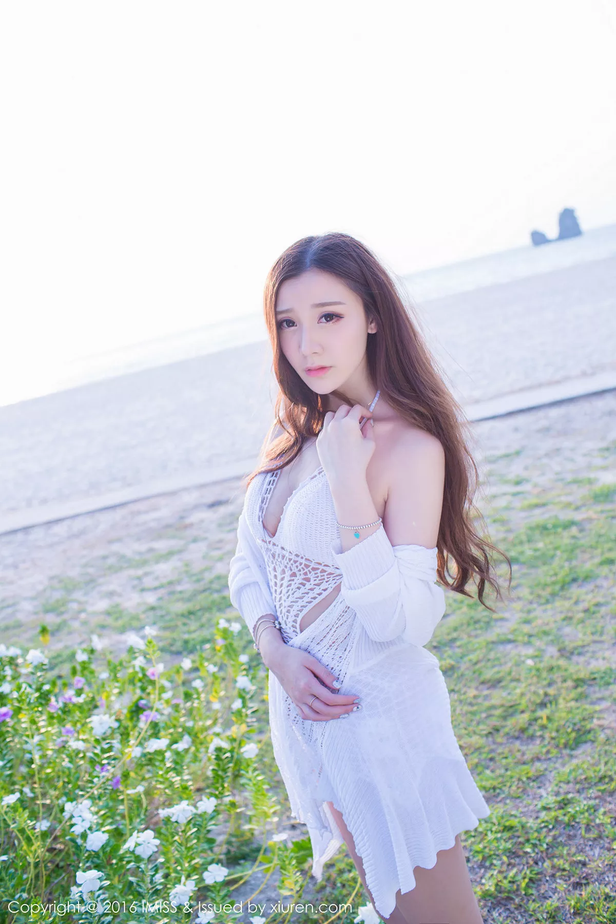 秀人集.com_[IMISS爱蜜社]Vol.084_嫩模淼淼萌萌哒兰卡威旅拍性感比基尼靓丽迷人写真45P
