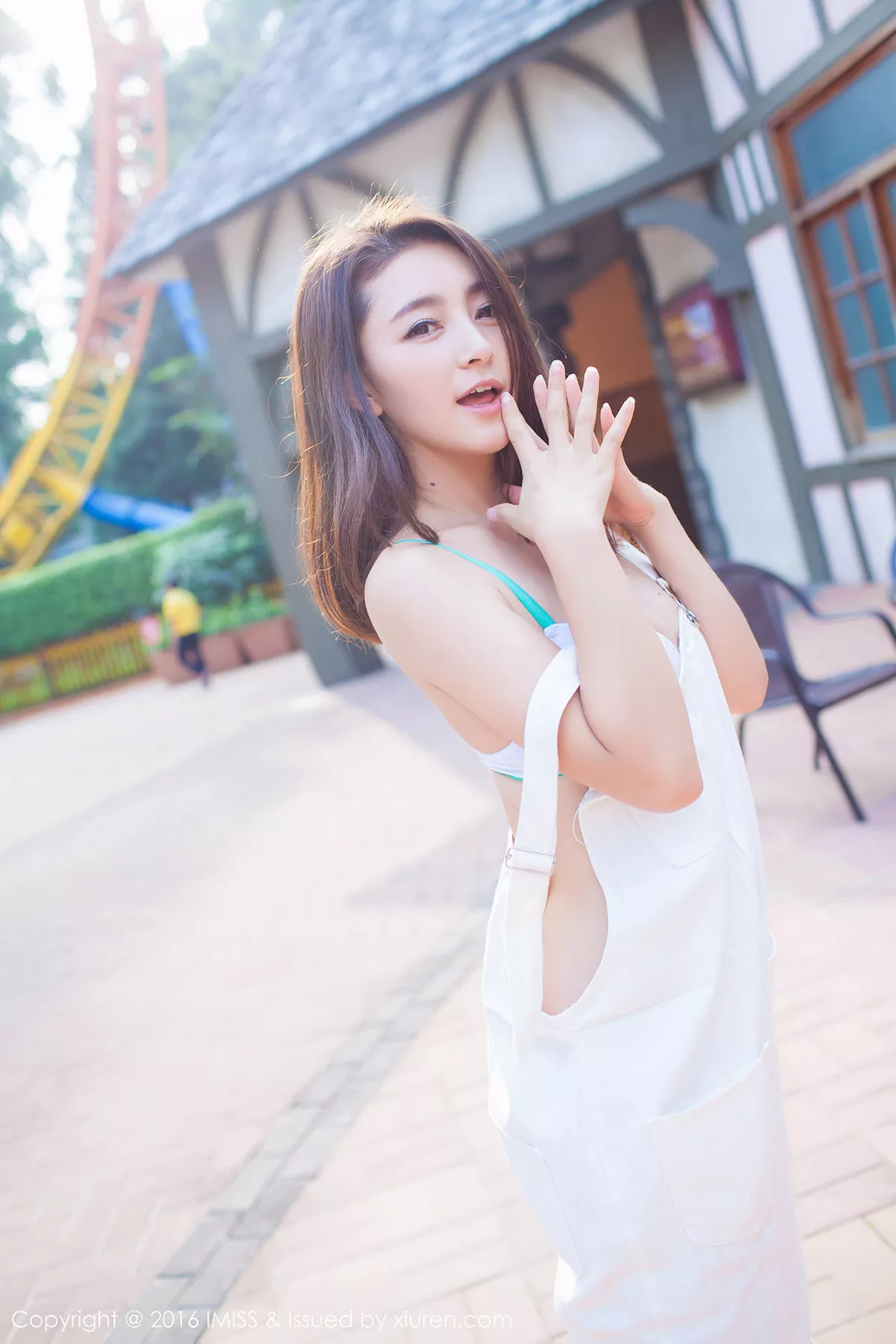 秀人集.com_[IMISS爱蜜社]Vol.066_嫩模夏茉GIGI豪车美女性感比基尼完美身材写真58P