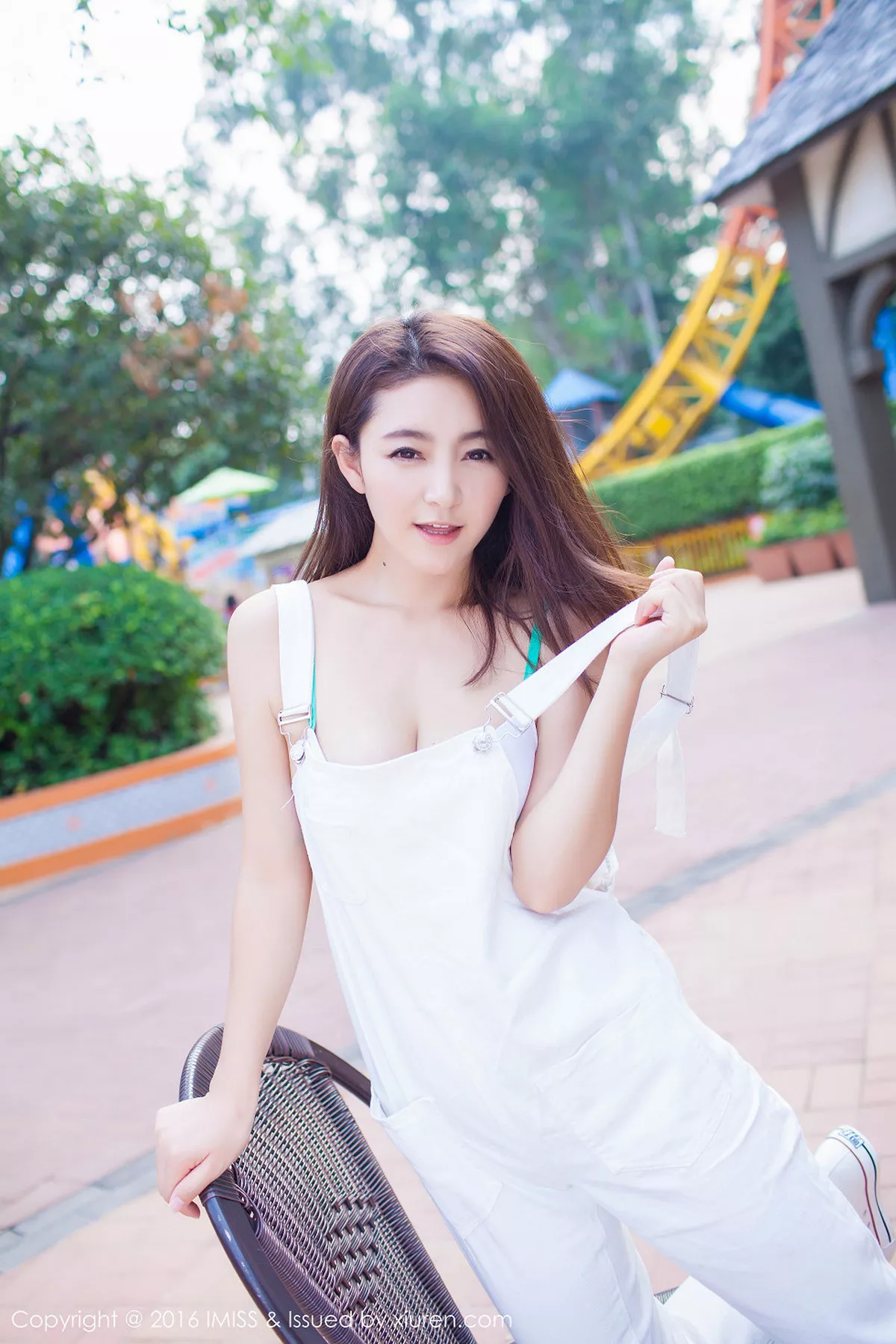 秀人集.com_[IMISS爱蜜社]Vol.066_嫩模夏茉GIGI豪车美女性感比基尼完美身材写真58P