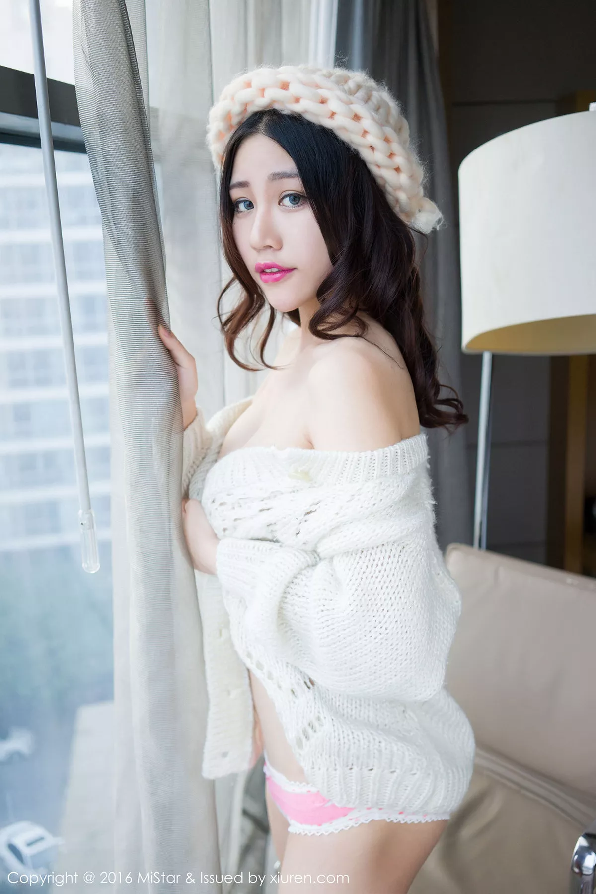 秀人集.com_[MiStar魅妍社]Vol.079_嫩模美昕Yumi居家私房傲人巨乳迷人电眼诱惑写真50P