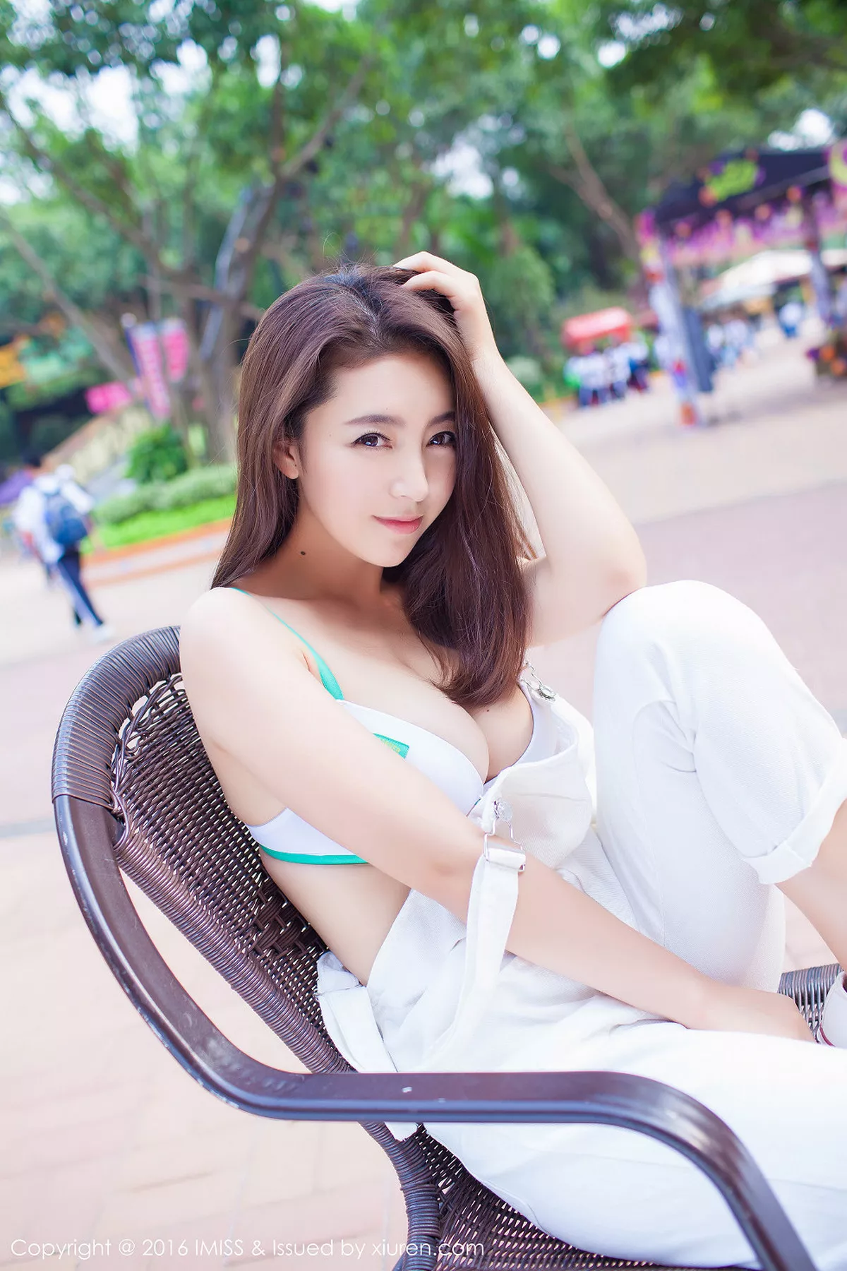 秀人集.com_[IMISS爱蜜社]Vol.066_嫩模夏茉GIGI豪车美女性感比基尼完美身材写真58P