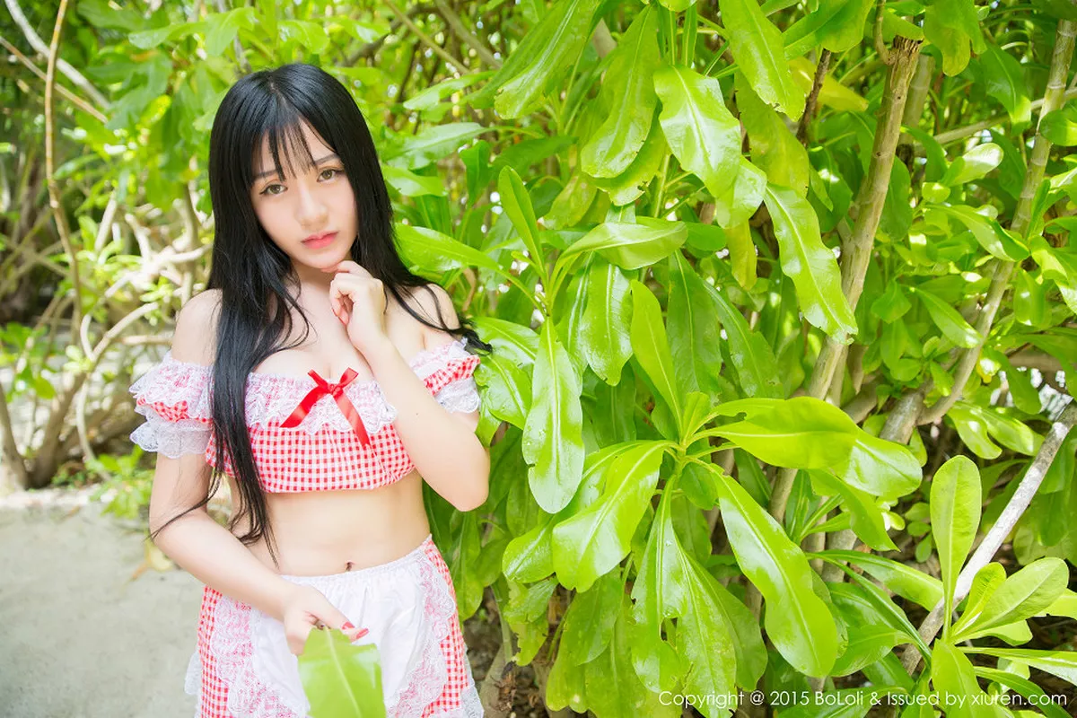 秀人集.com_[BoLoli波萝社]Vol.047_八宝icey马尔代夫旅拍红色女仆装白嫩肌肤性感写真55P