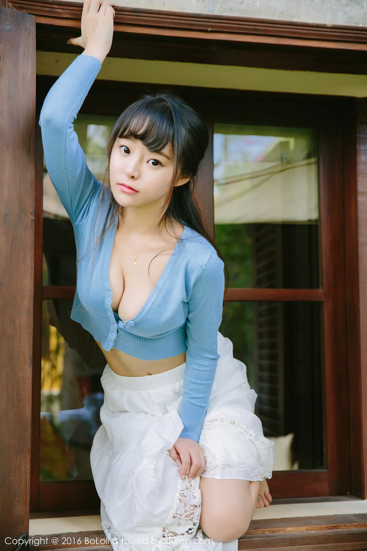 秀人集.com_[BoLoli波萝社]Vol.085_柳侑绮Sevenbaby越南大叻旅拍脱上衣秀豪乳美背写真53P