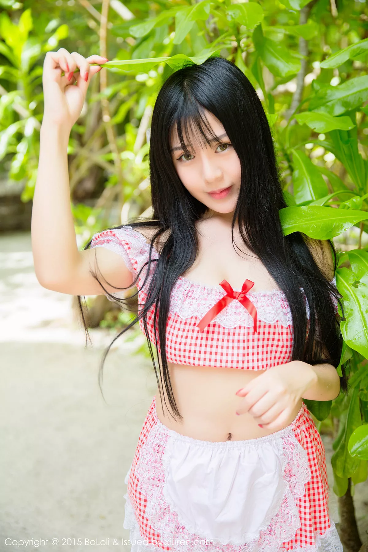 秀人集.com_[BoLoli波萝社]Vol.047_八宝icey马尔代夫旅拍红色女仆装白嫩肌肤性感写真55P