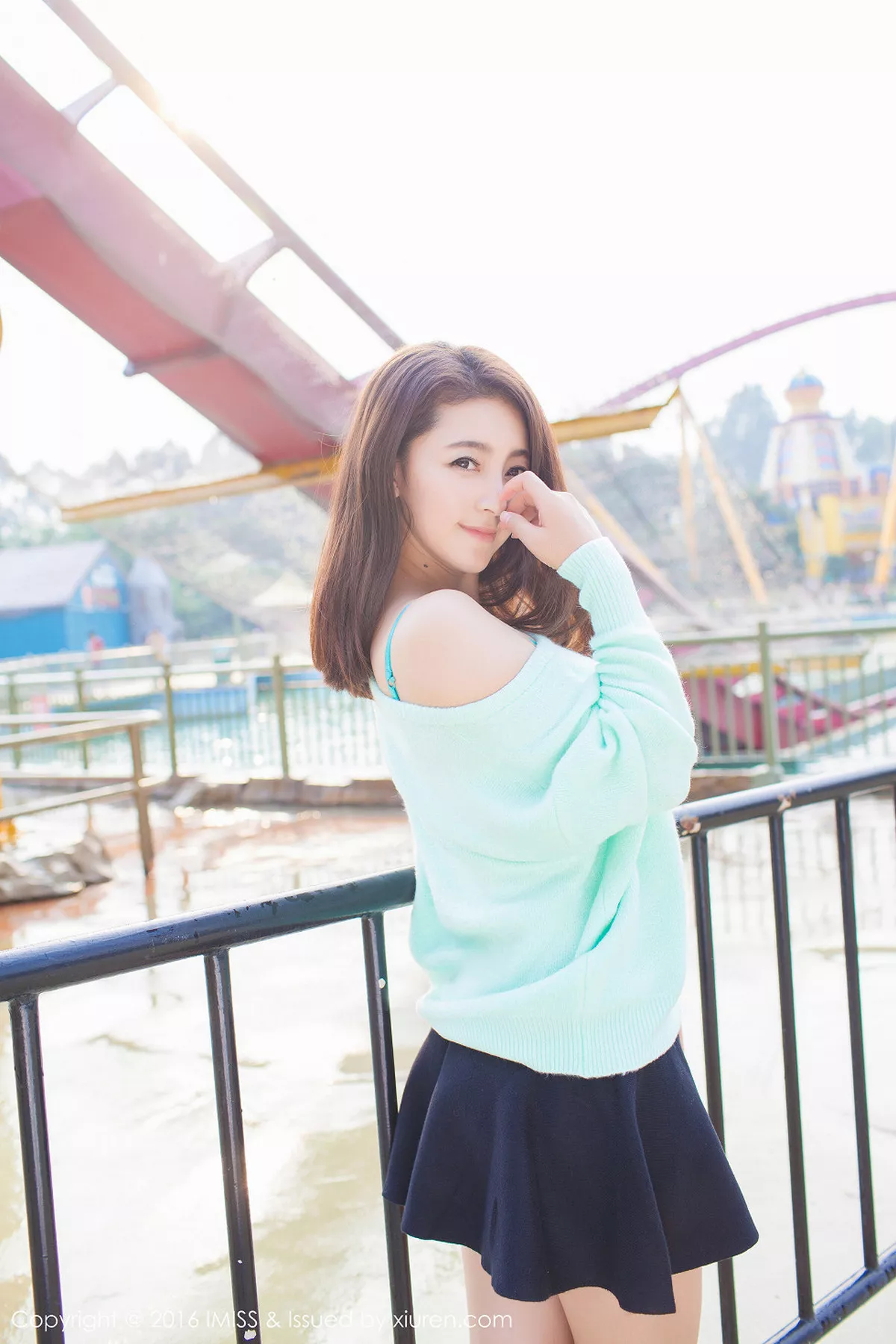 秀人集.com_[IMISS爱蜜社]Vol.066_嫩模夏茉GIGI豪车美女性感比基尼完美身材写真58P