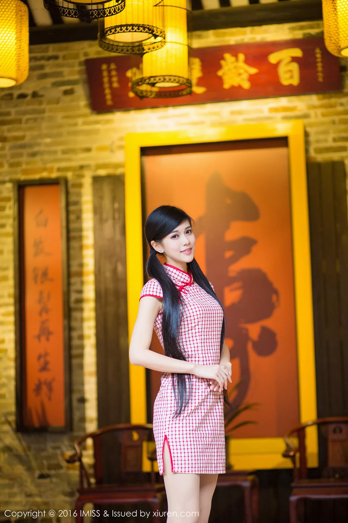 秀人集.com_[IMISS爱蜜社]Vol.070_嫩模王曼妮&谭小雅古典旗袍风完美身材性感迷人写真60P