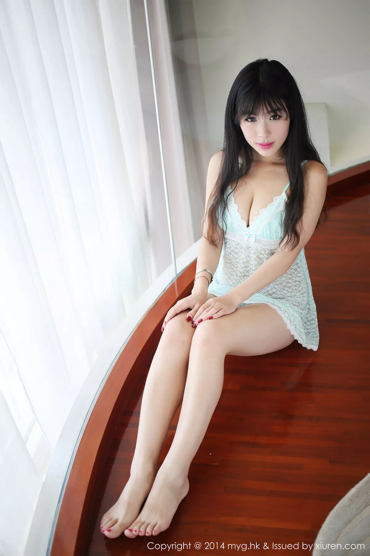 秀人集.com_[MyGirl美媛馆]Vol.088_嫩模刘雪妮Verna芭提雅旅拍透视薄纱裙系列性感写真56P