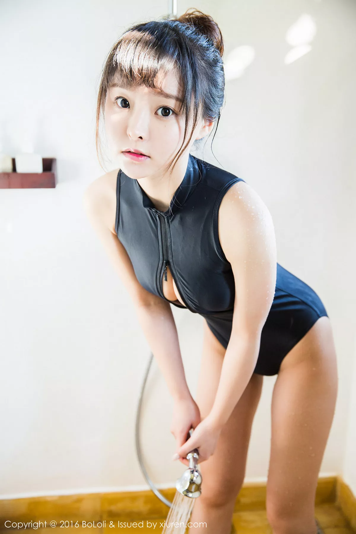 秀人集.com_[BoLoli波萝社]Vol.087_嫩模柳侑绮Sevenbaby越南大叻旅拍草莓内衣性感写真50P