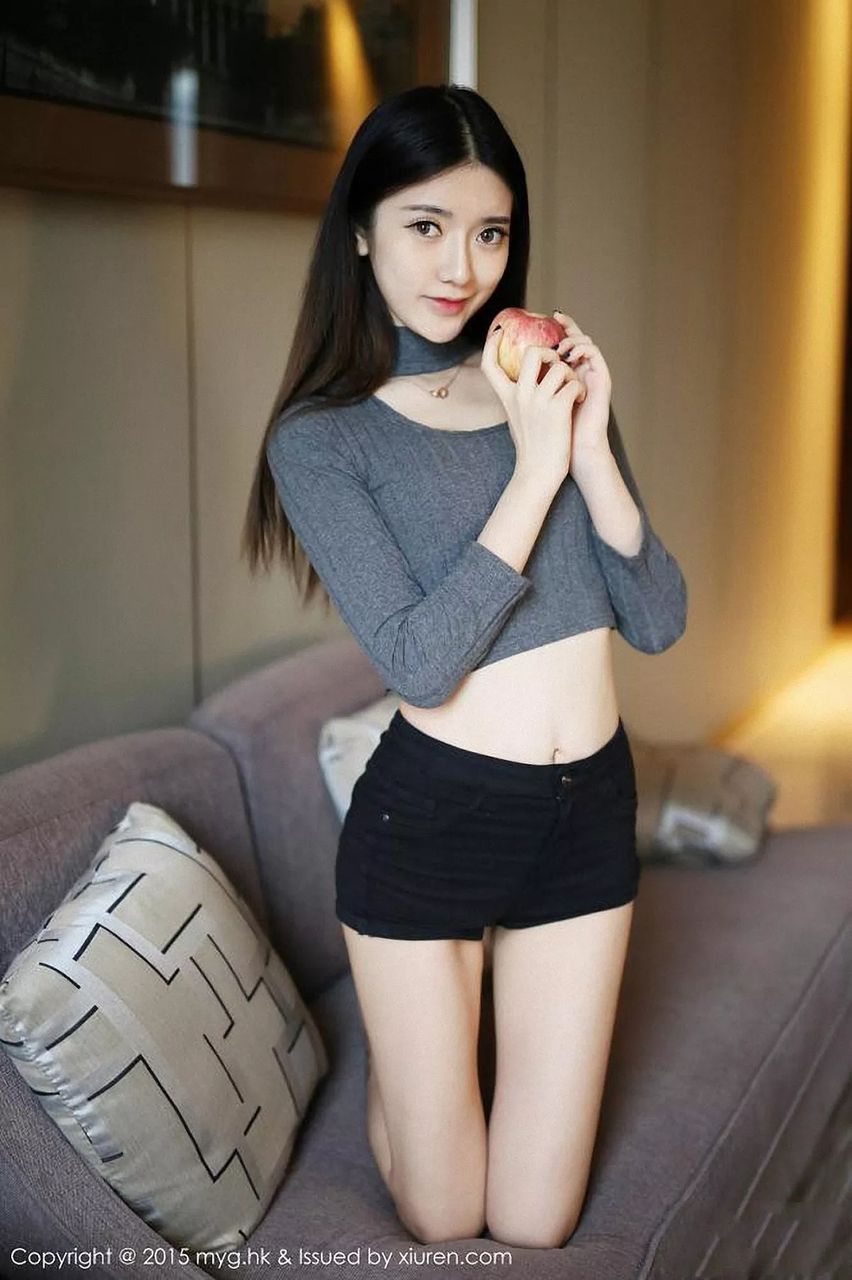 秀人集.com_[MyGirl美媛馆]Vol.119_嫩模于小小姐Momo黑色牛仔短裤白嫩美腿清爽迷人写真45P