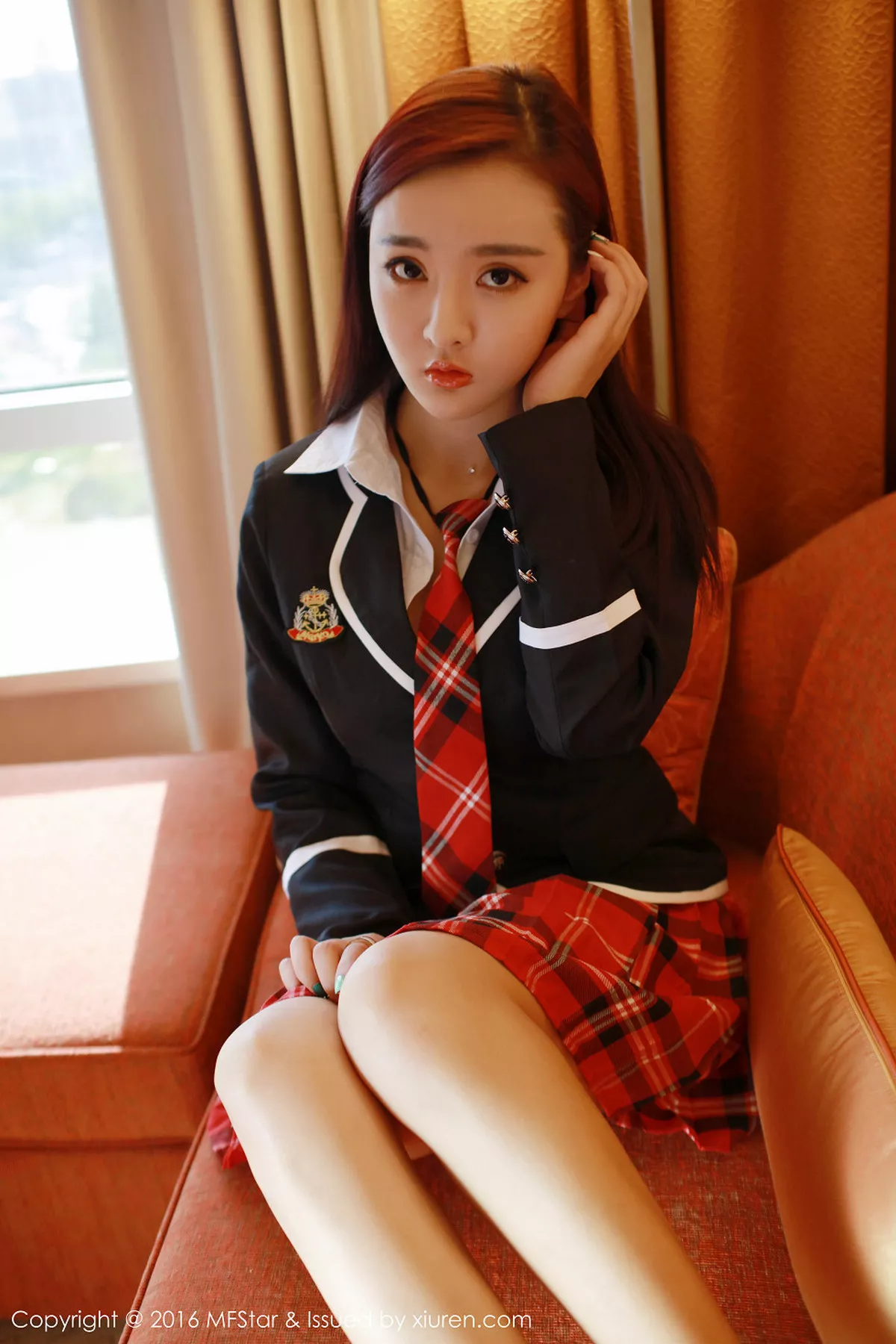 秀人集.com_[MFStar模范学院]Vol.075_性感女神佳佳JiaJia居家大尺度私房脱衣撩裙诱惑秀52P