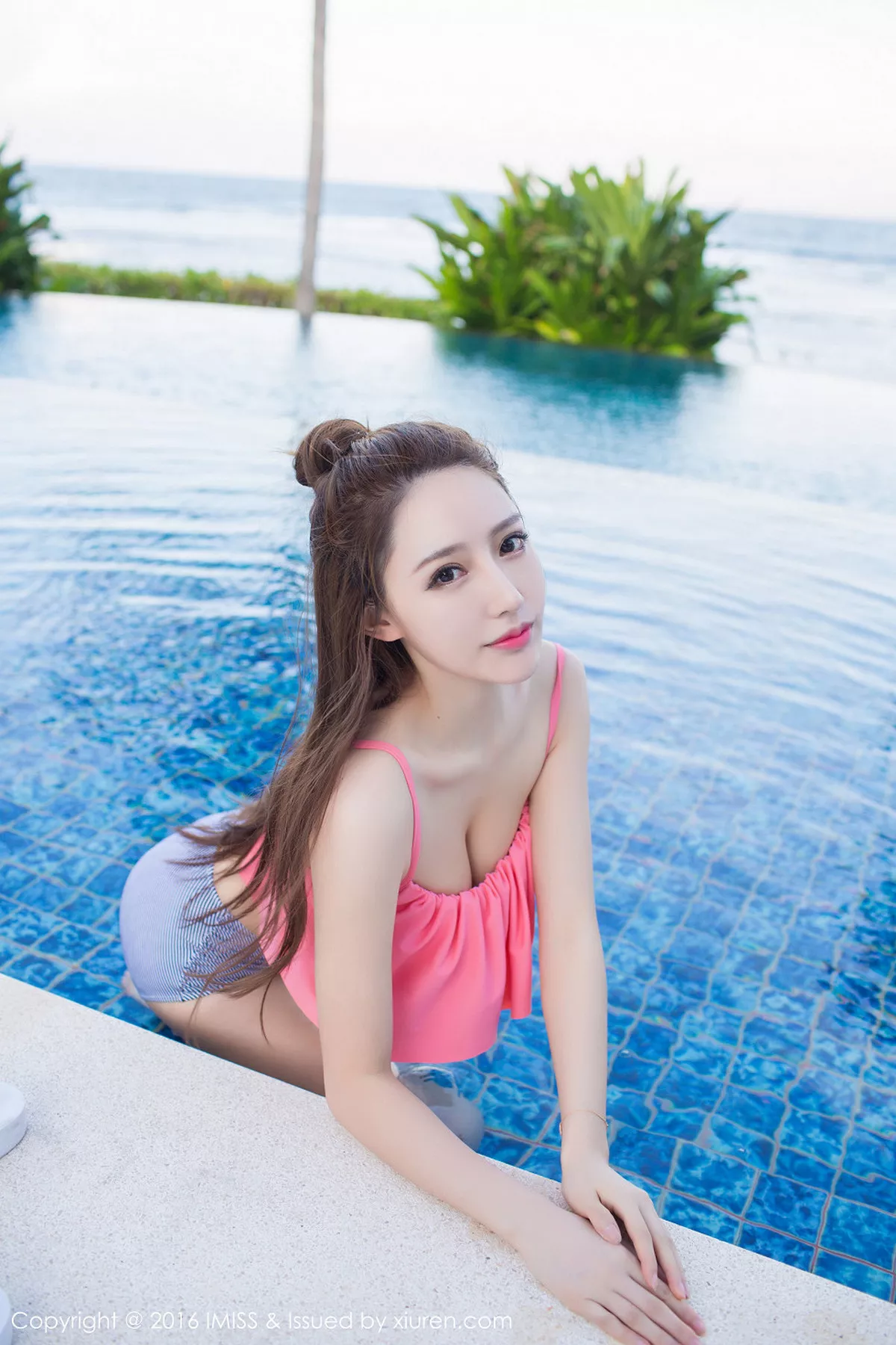 秀人集.com_[IMISS爱蜜社]Vol.112_长腿女神刘奕宁Lynn巴厘岛旅拍性感内衣白嫩肌肤写真49P