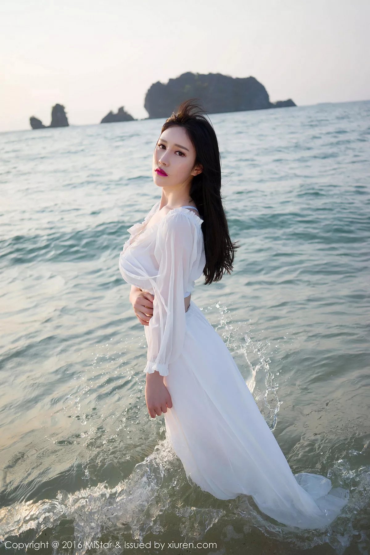 秀人集.com_[MiStar魅妍社]Vol.106_于姬Una兰卡威旅拍海边沙滩白色薄纱裙秀豪乳写真50P