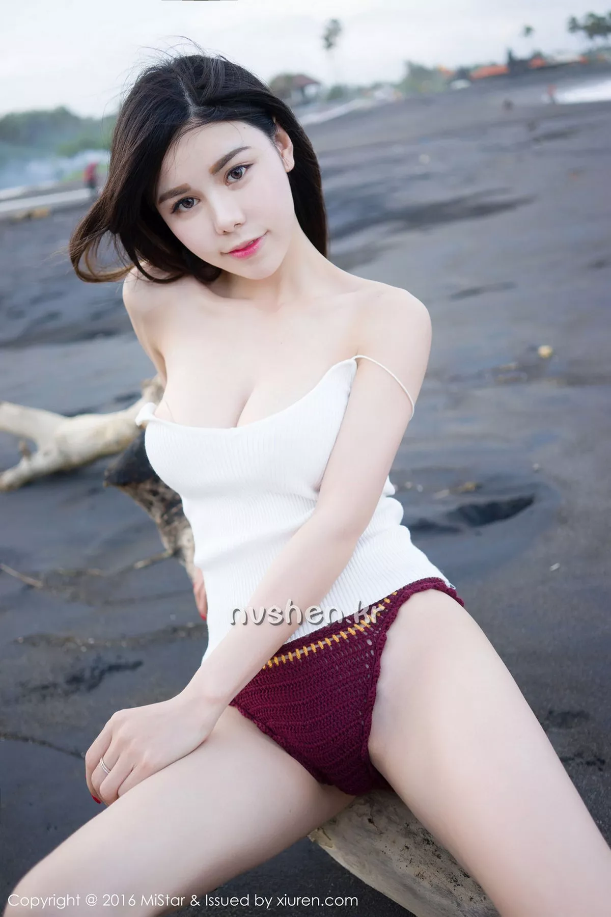 秀人集.com_[MiStar魅妍社]Vol.125_嫩模沈佳熹巴厘岛旅拍第2套沙滩边吊带内衣秀美胸写真50P