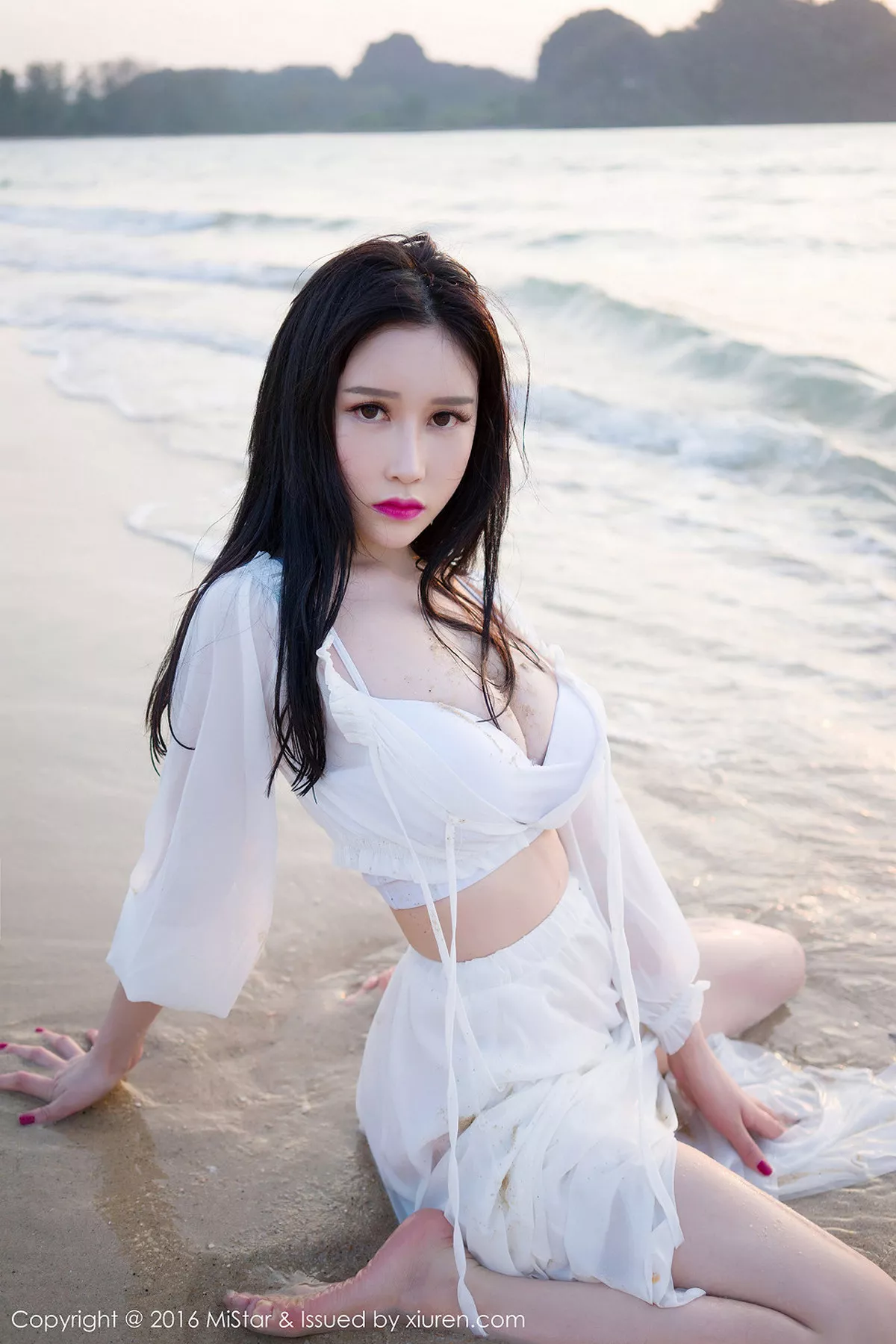 秀人集.com_[MiStar魅妍社]Vol.106_于姬Una兰卡威旅拍海边沙滩白色薄纱裙秀豪乳写真50P