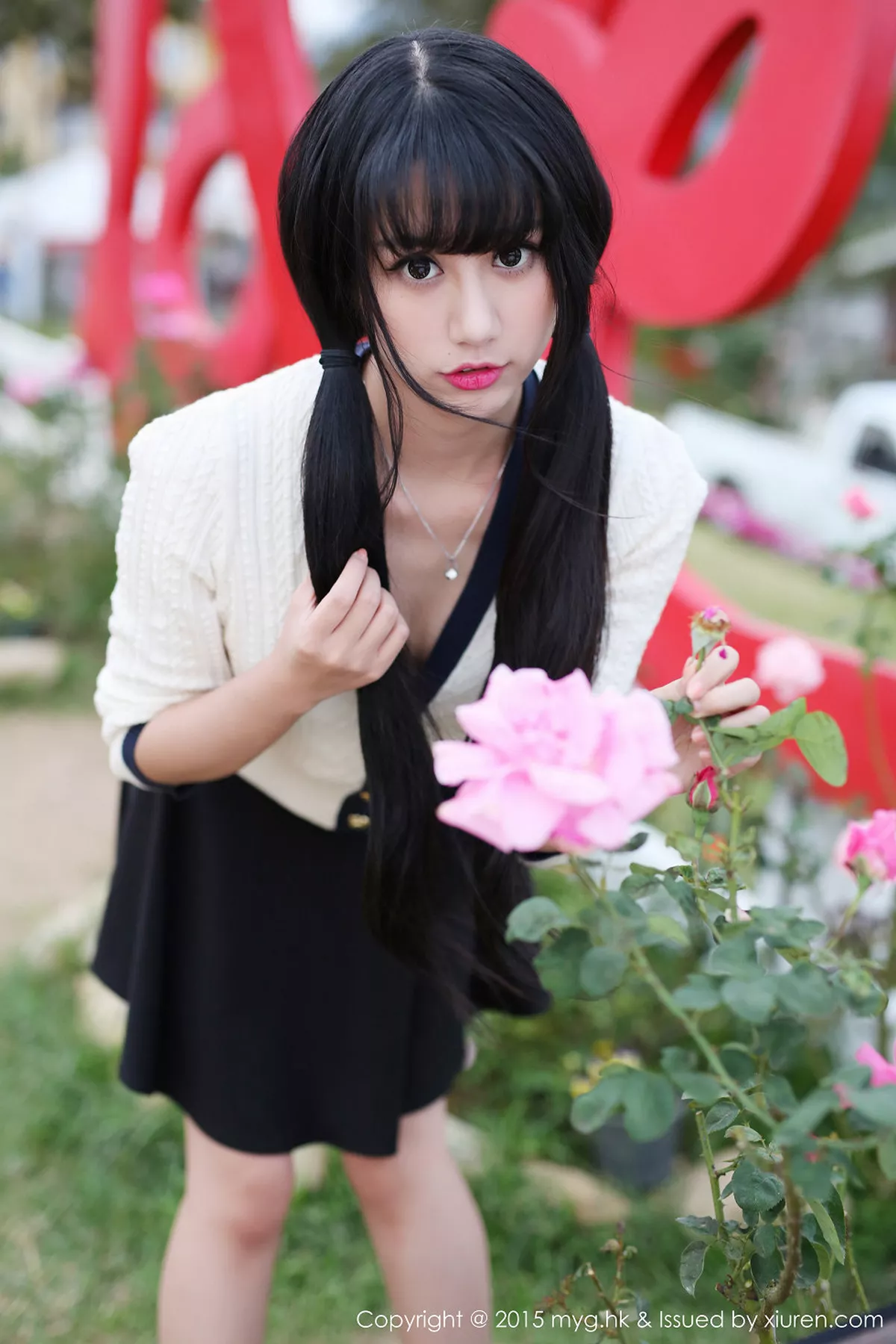 秀人集.com_[MyGirl美媛馆]Vol.102_嫩模杨晓青儿泰国Pai县旅拍白色蕾丝袜诱惑翘臀写真60P